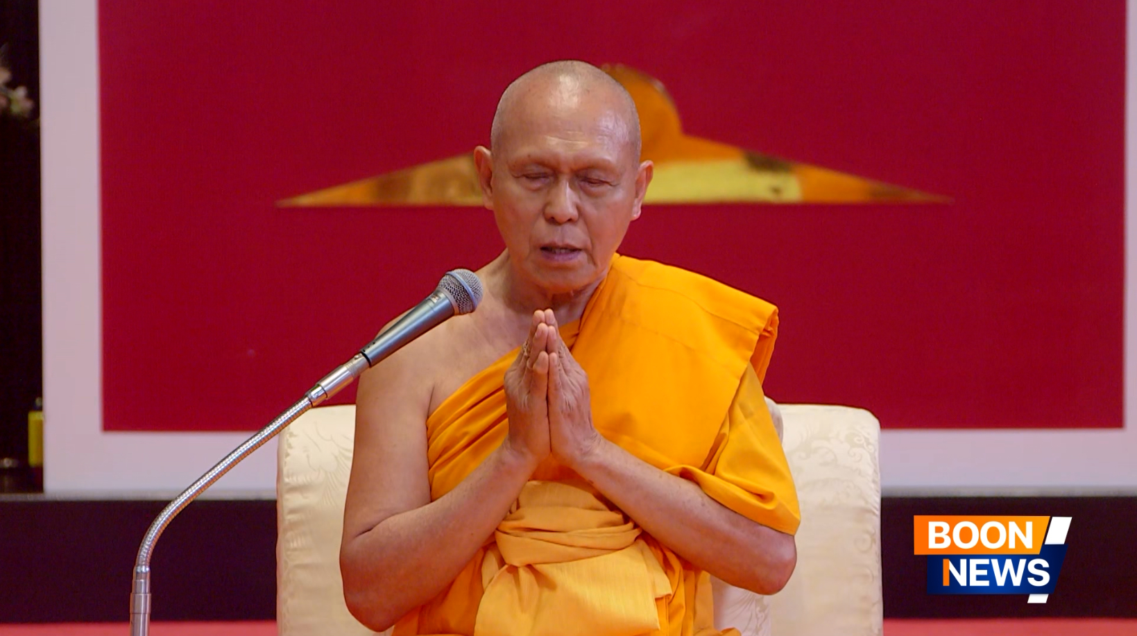 พระครูปลัดรัตนวีรวัฒน์ เจ้าอาวาสวัดพระธรรมกาย เป็นพระอุปัชฌาย์