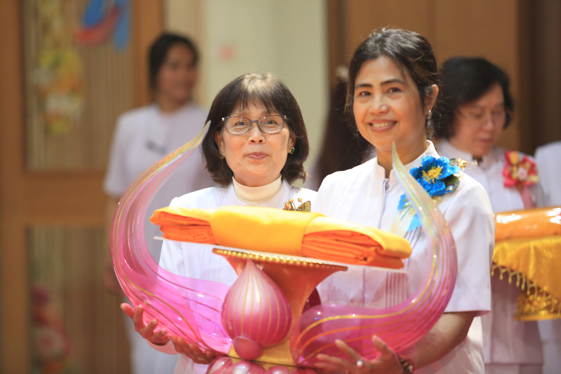 วัดพระธรรมกายออเรกอน จัดงานบุญบูชาข้าวพระ