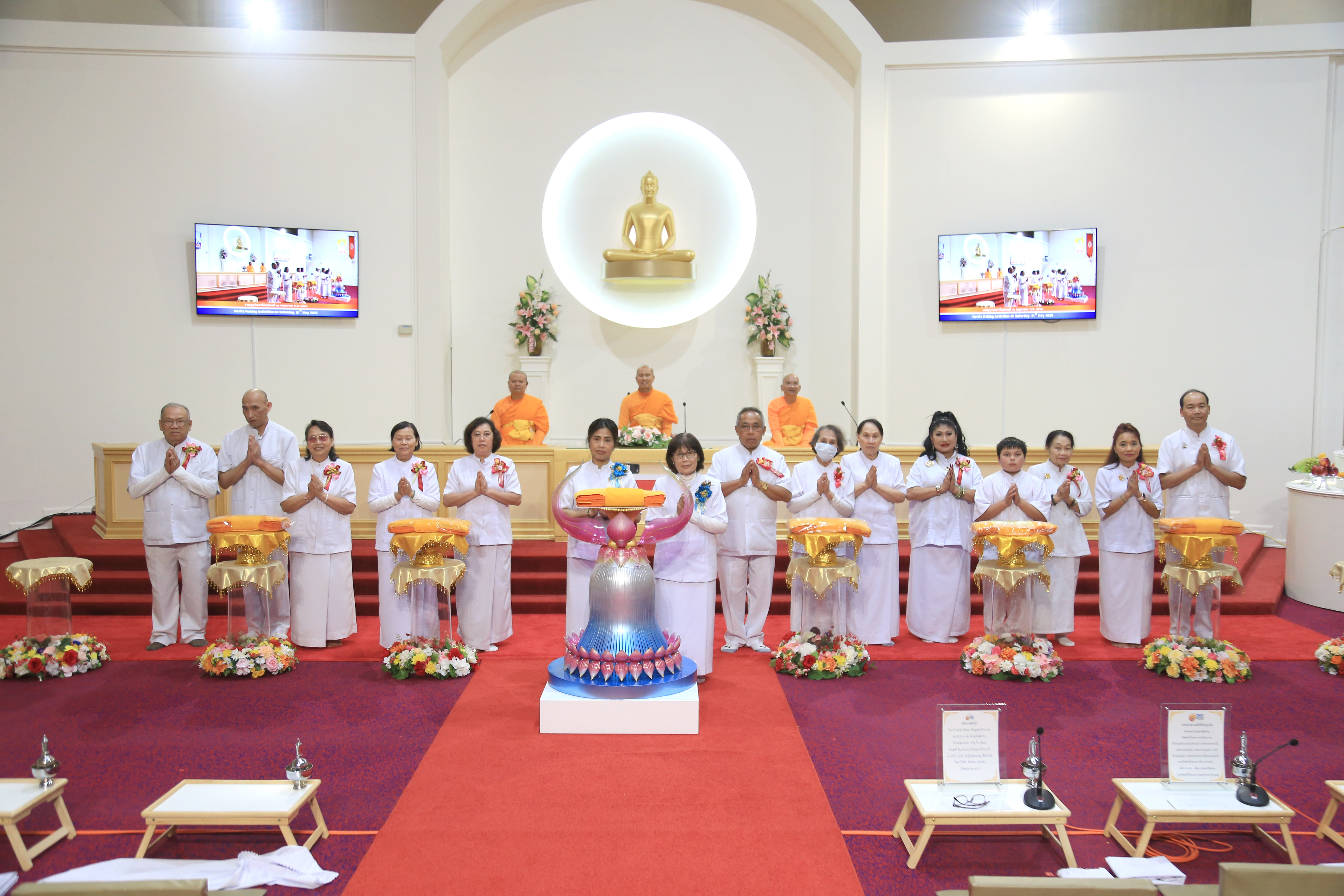 วัดพระธรรมกายออเรกอน จัดงานบุญบูชาข้าวพระ