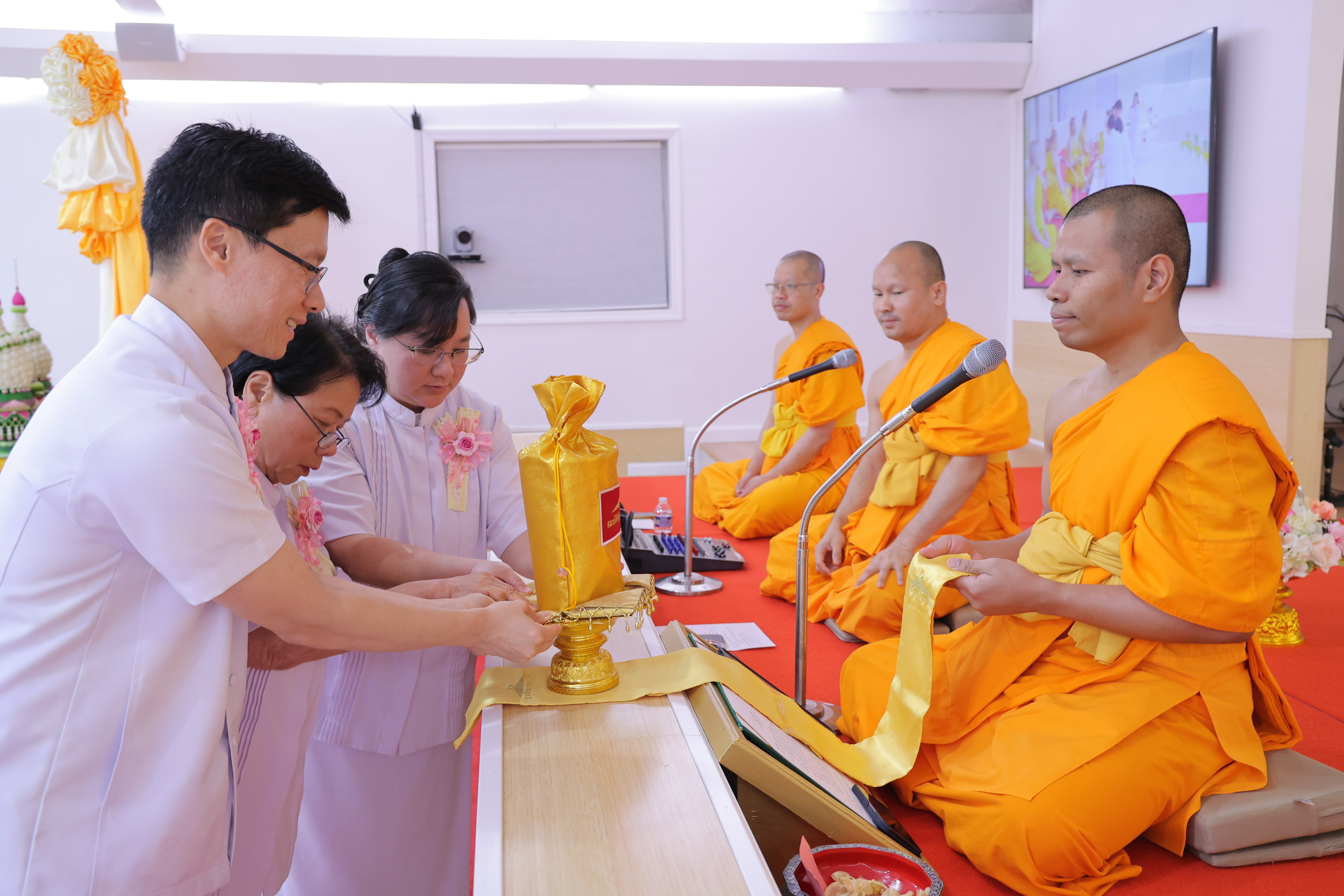 วัดพระธรรมกายจอร์เจีย จัดงานบุญบูชาข้าวพระ