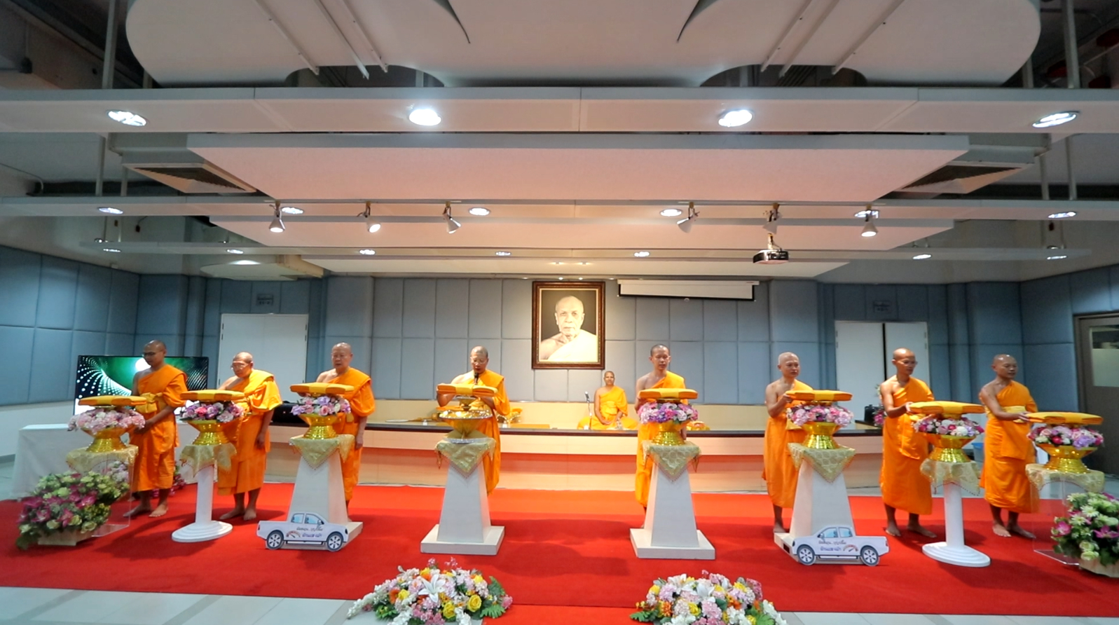 คณะสงฆ์พิจารณาผ้าป่า