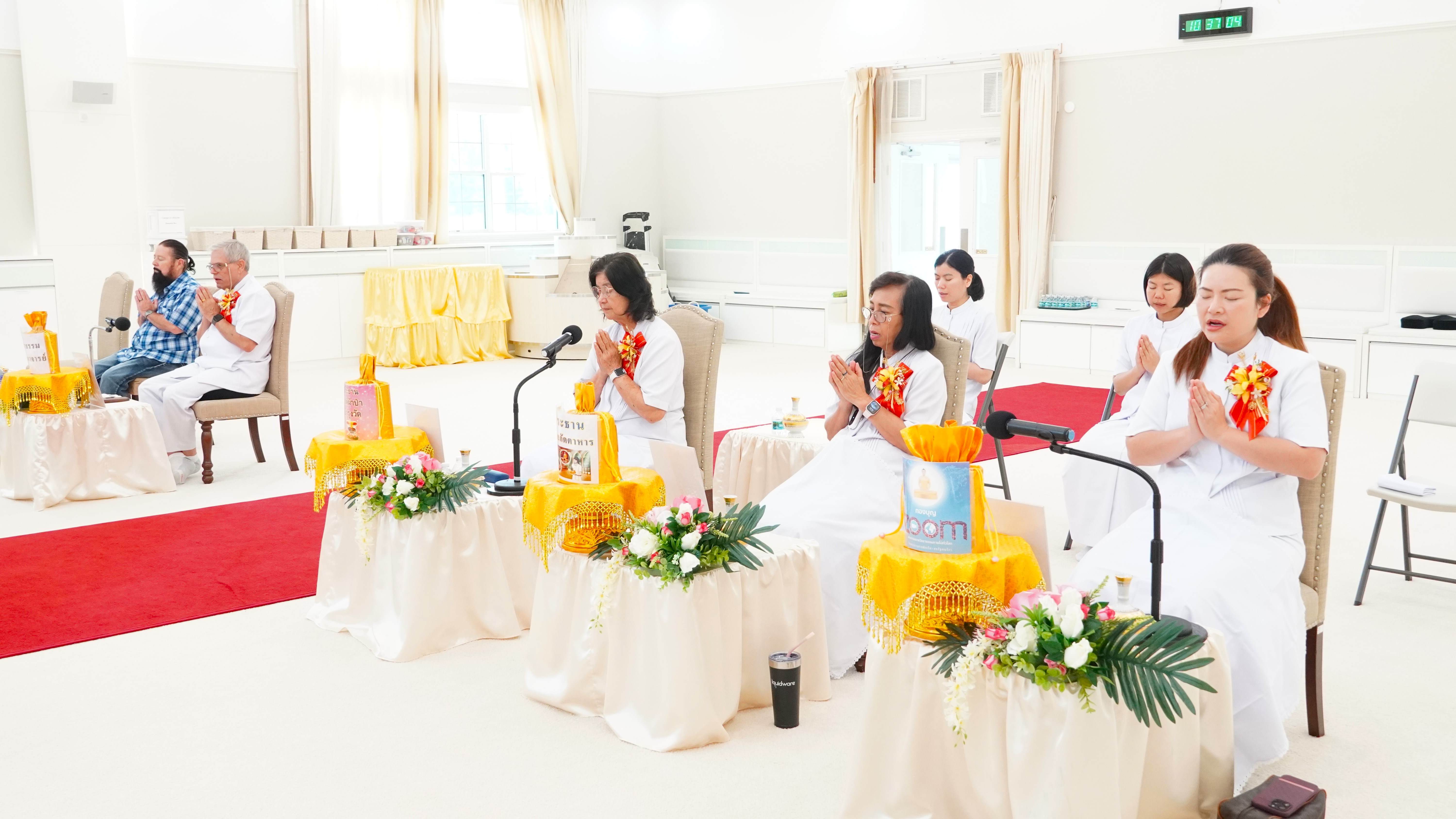 วัดพระธรรมกายฟลอริดา จัดพิธีทอดผ้าป่าบำรุงวัด