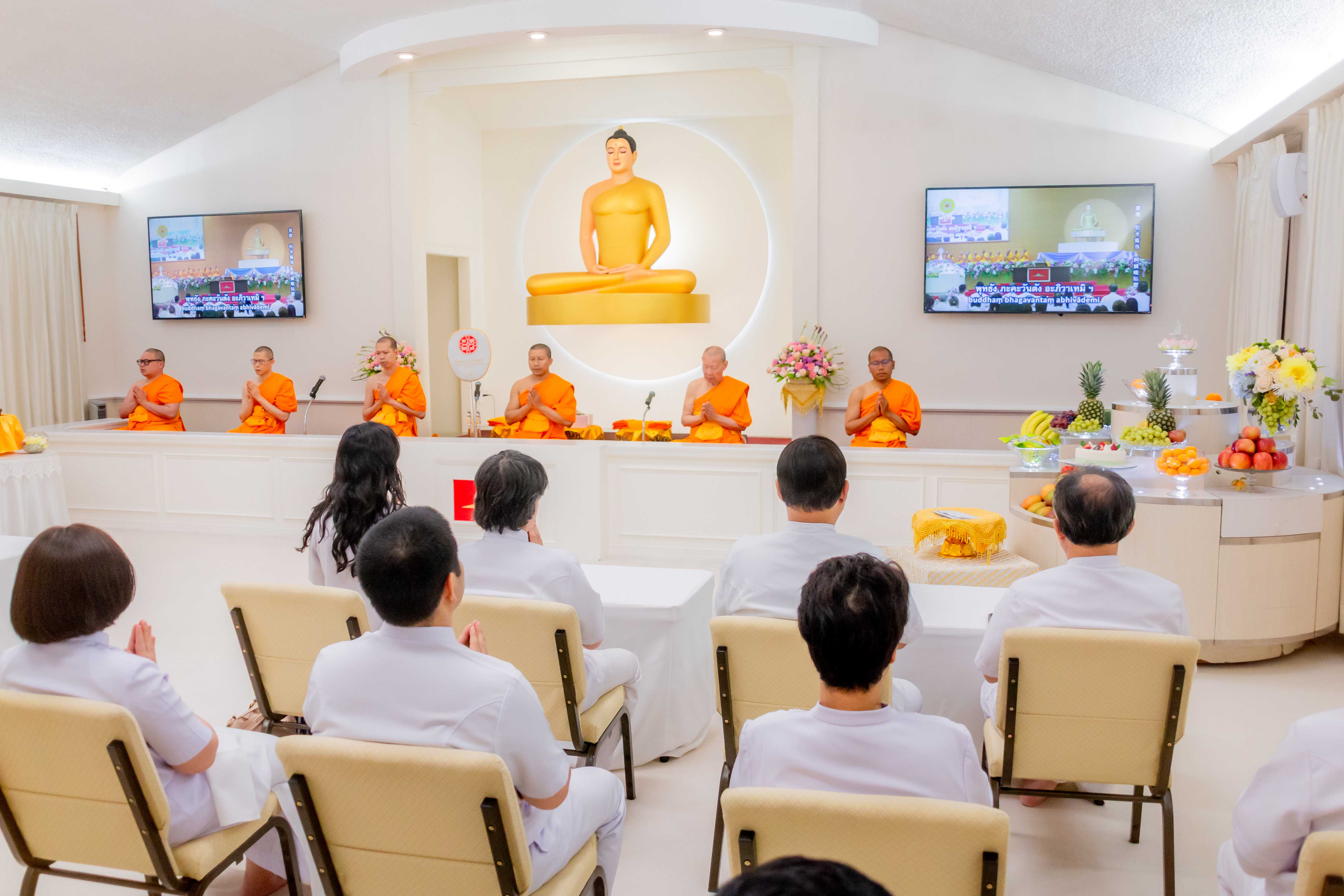 วัดพระธรรมกายนิวเจอร์ซี จัดงานบุญบูชาข้าวพระ
