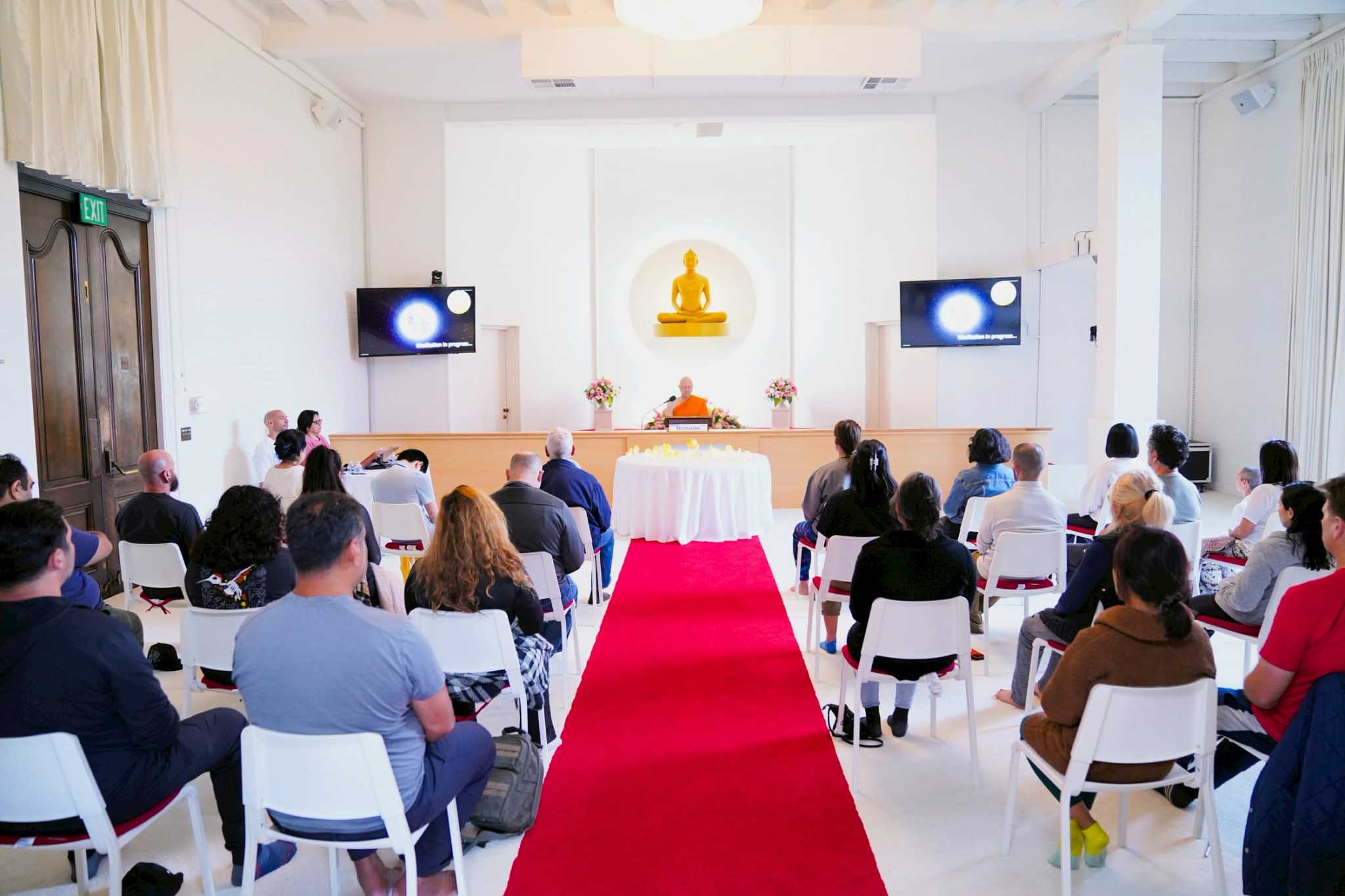 วัดพระธรรมกายแคลิฟอร์เนีย จัดกิจกรรม Full Moon Meditation