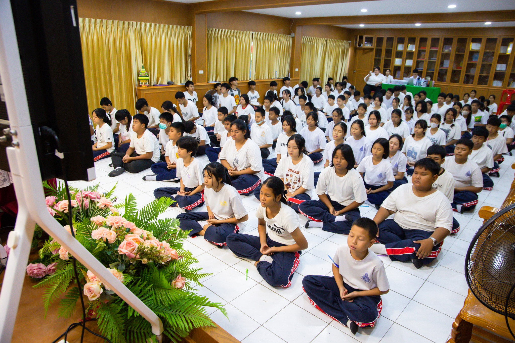 โรงเรียนท่าช้างวิทยาคม เข้าค่ายอบรมศีลธรรม