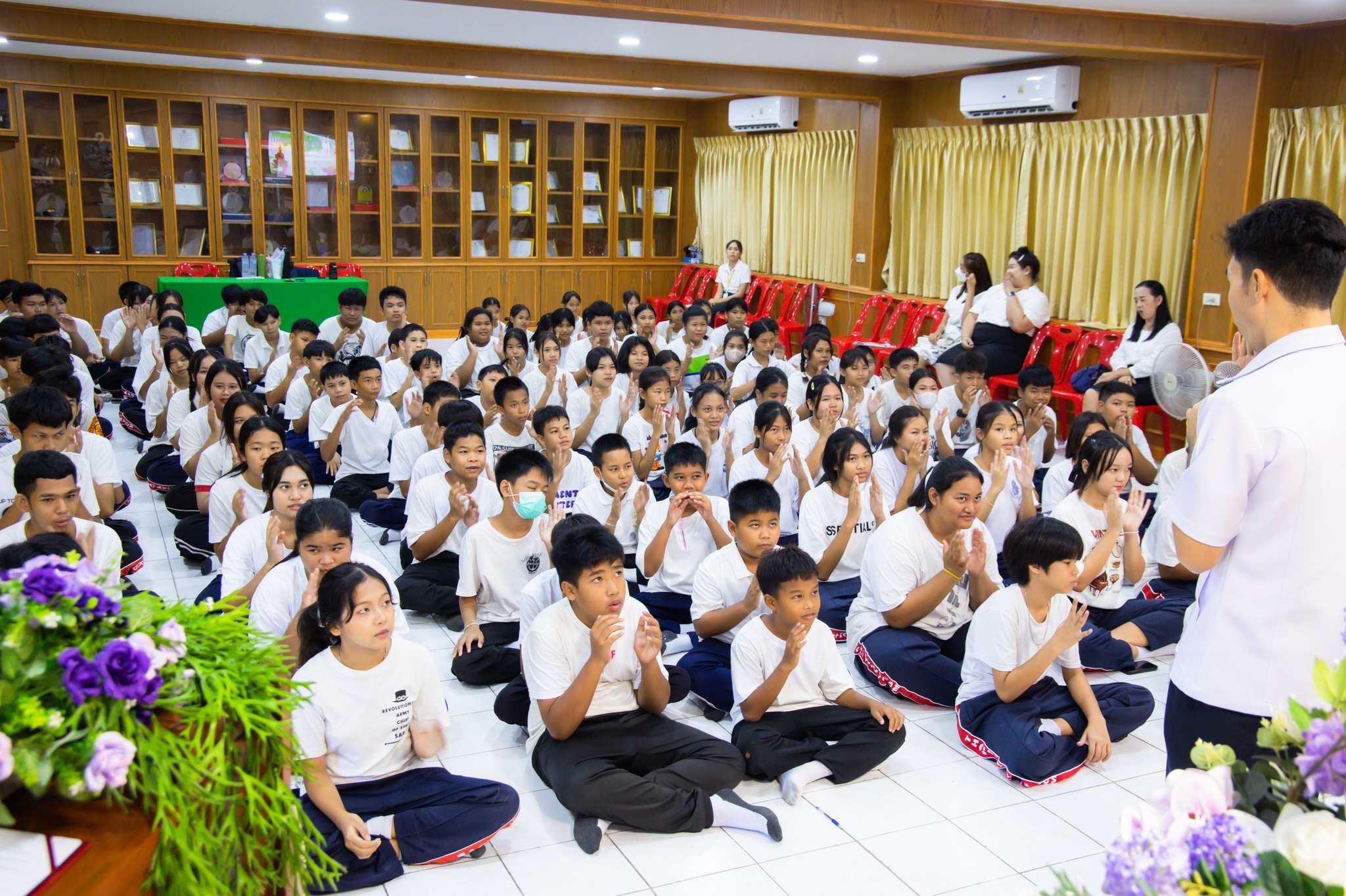 โรงเรียนท่าช้างวิทยาคม เข้าค่ายอบรมศีลธรรม