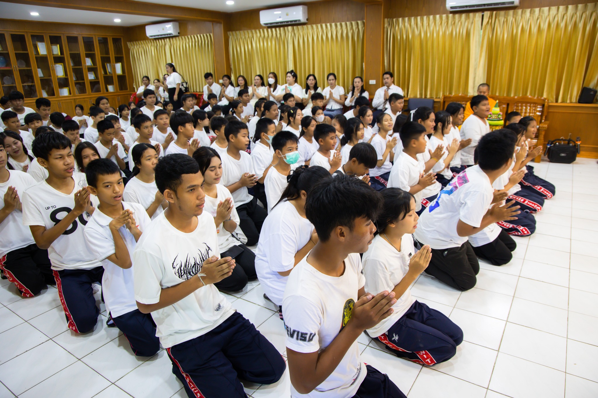 โรงเรียนท่าช้างวิทยาคม เข้าค่ายอบรมศีลธรรม