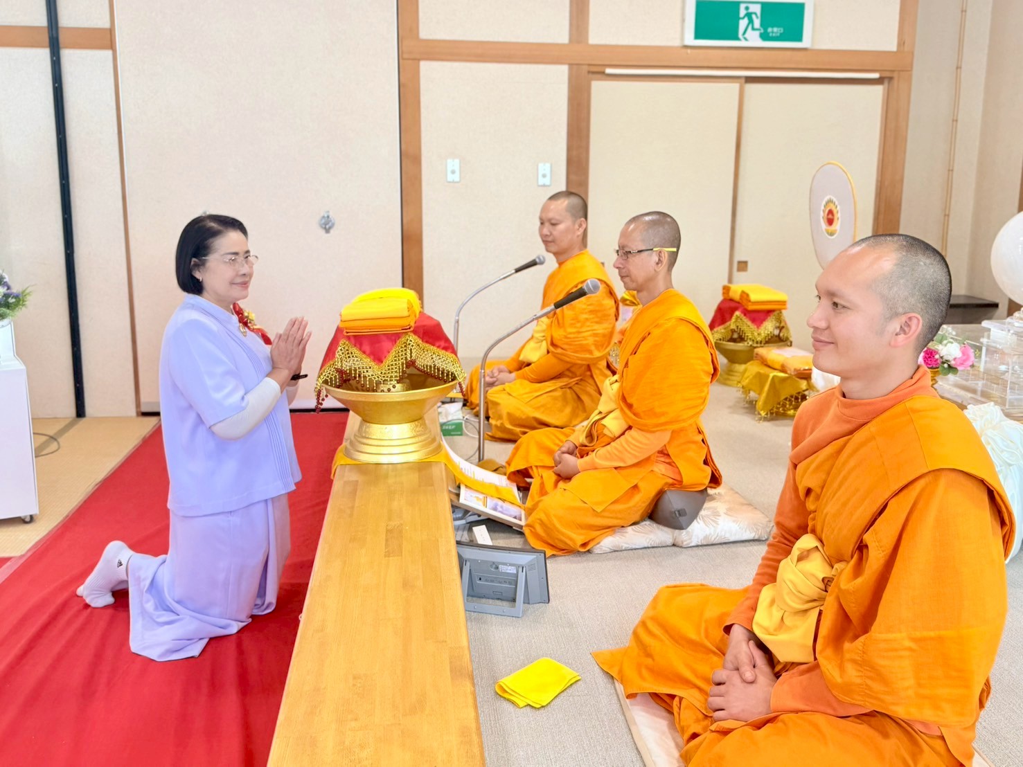 วัดพระธรรมกายนางาโน่ จัดปฐมเริ่มบูชาข้าวพระ