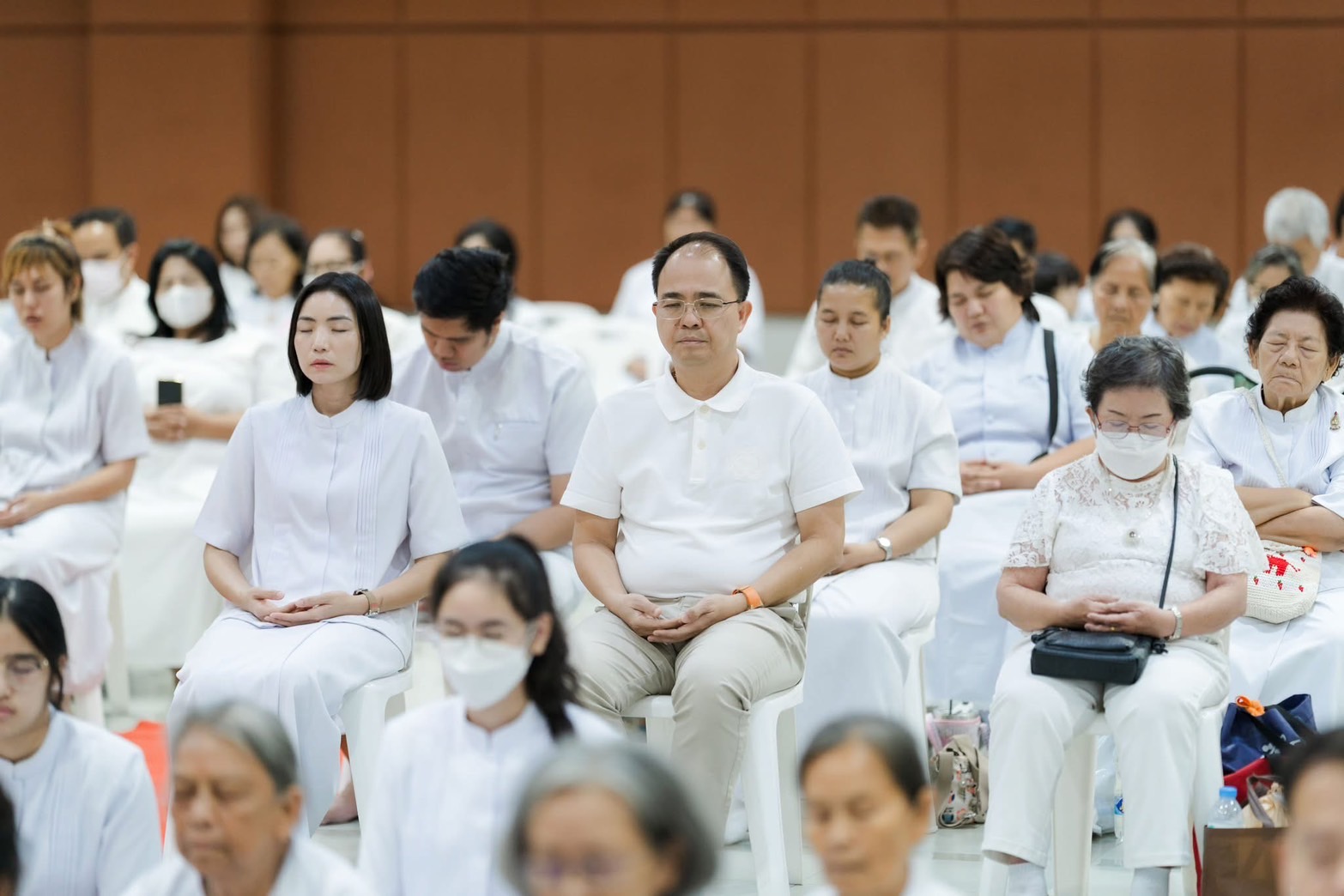 ผู้มีบุญทุกท่าน ปฏิบัติธรรม เพื่อกลั่นใจให้บริสุทธิ์ผ่องใส