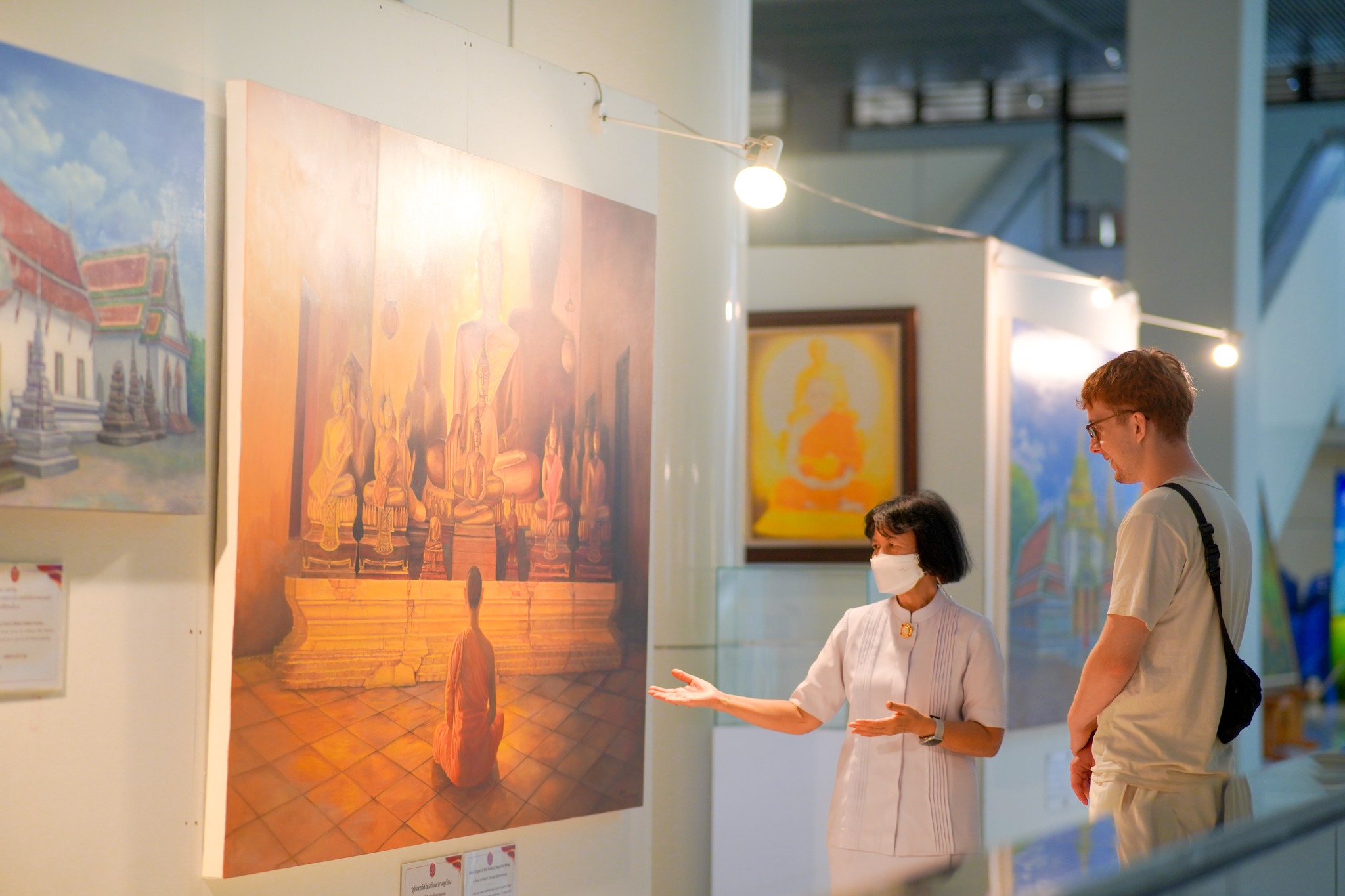 ชาวอังกฤษ สนใจการฝึกสมาธิ เดินทางมาเยี่ยมชมวัดพระธรรมกาย