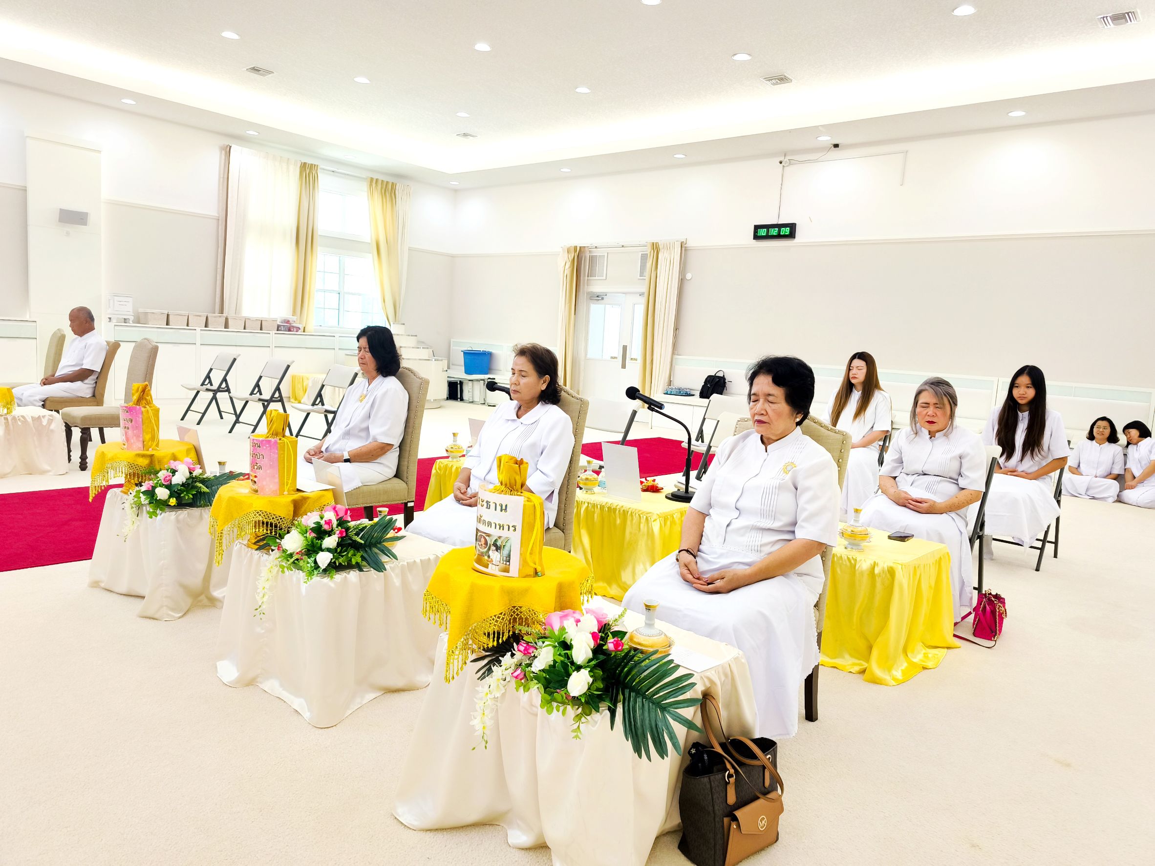 ปฏิบัติธรรมเพื่อกลั่นใจให้บริสุทธิ์ผ่องใส