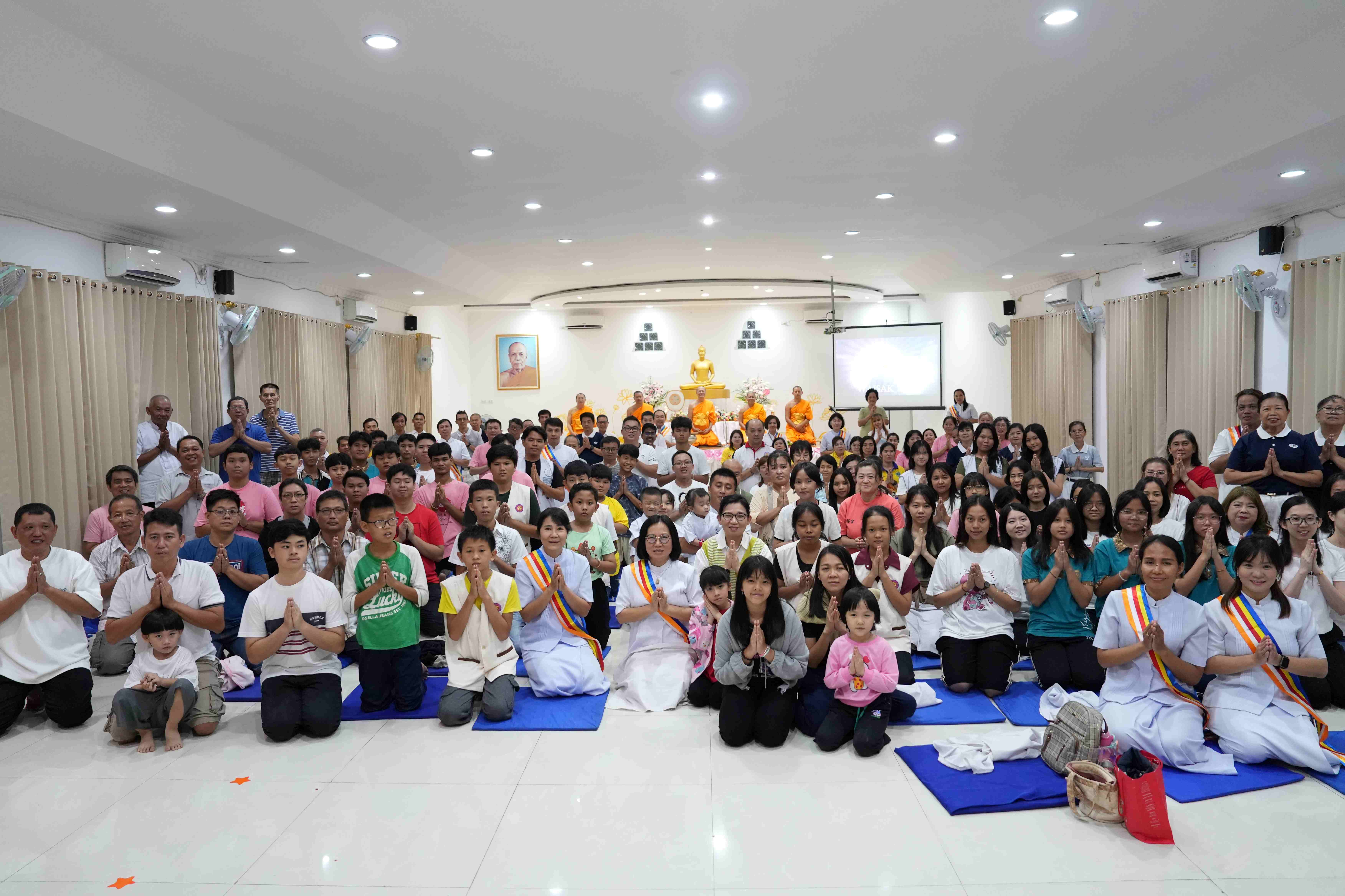 กิจกรรมเนื่องในวันวิสาขบูชา ณ เมืองเตอร์บิงติงกี้ อินโดนีเซีย