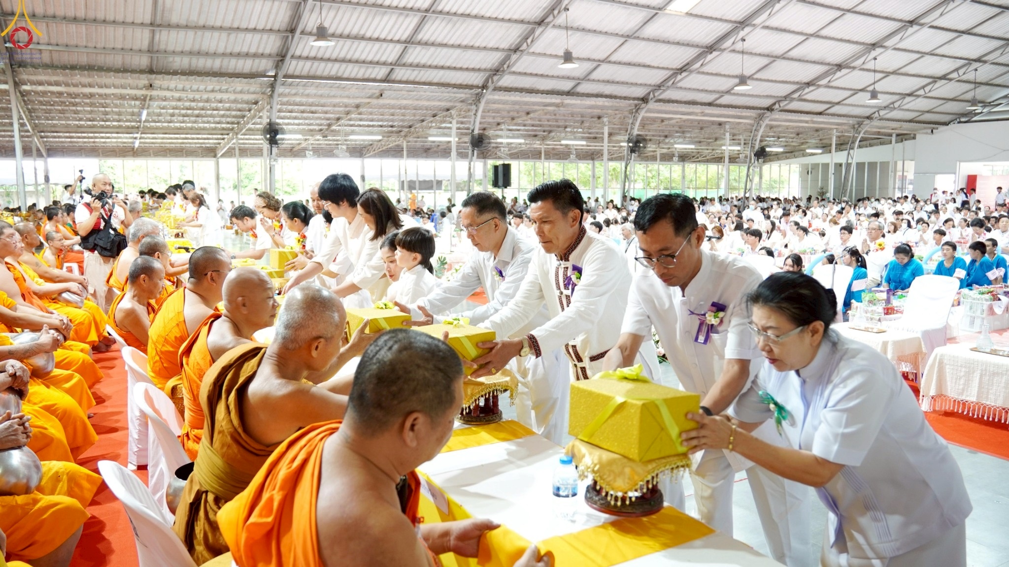 พิธีตักบาตรพระ 500 รูป อำเภอสันทราย ปีที่ 10