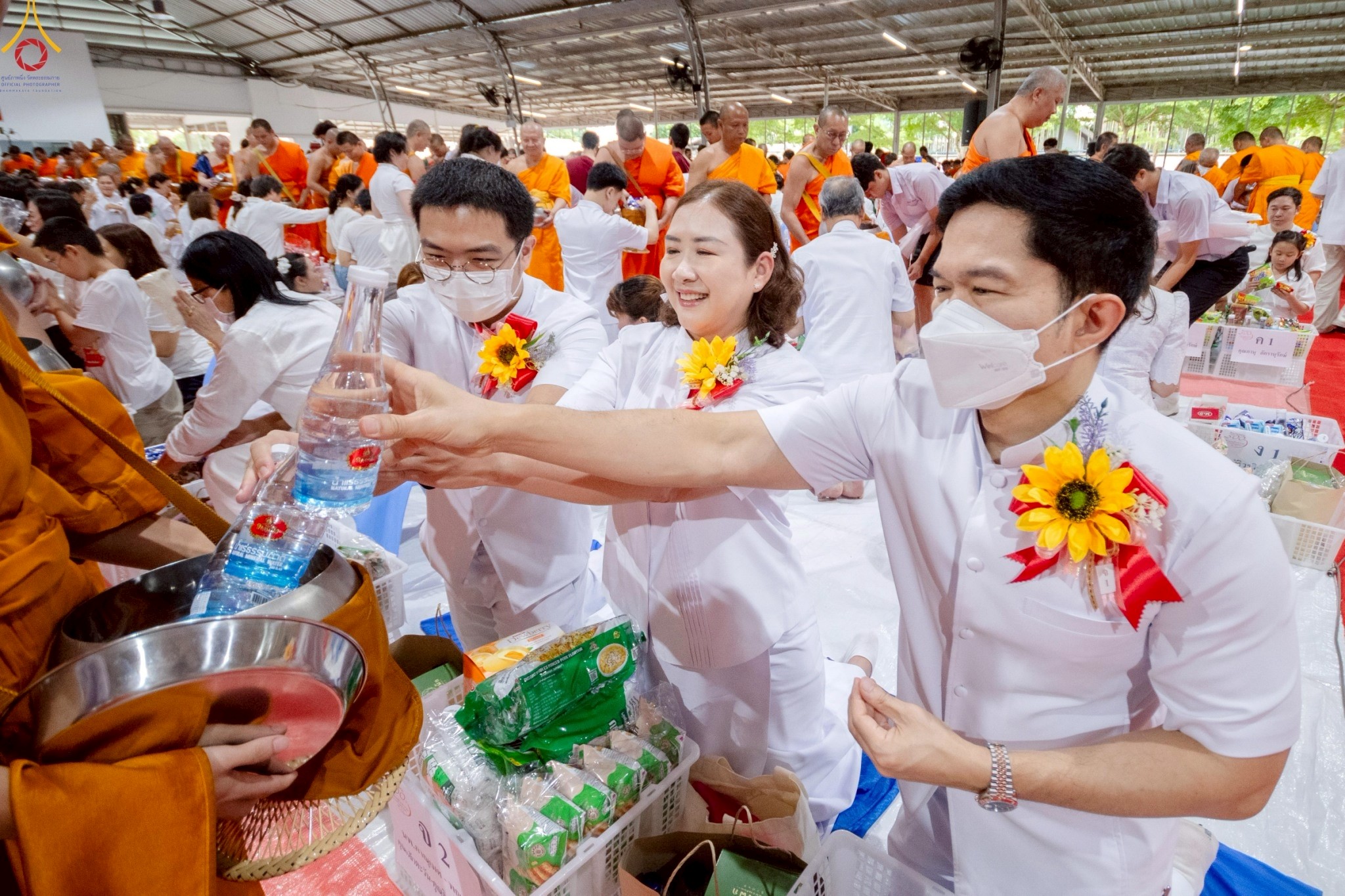 พิธีตักบาตรพระ 500 รูป อำเภอสันทราย ปีที่ 10