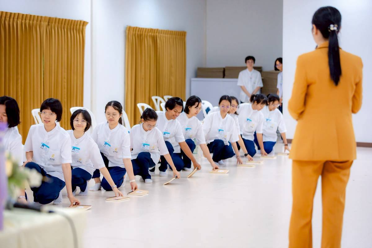 ธรรมทายาทหญิง รุ่นที่ 40 ภาคฤดูฝน อบรมบุคลิกภาพ