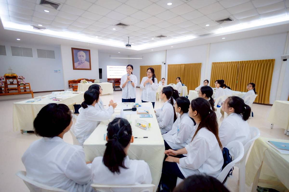 ธรรมทายาทหญิง รุ่นที่ 40 ภาคฤดูฝน อบรมบุคลิกภาพ 