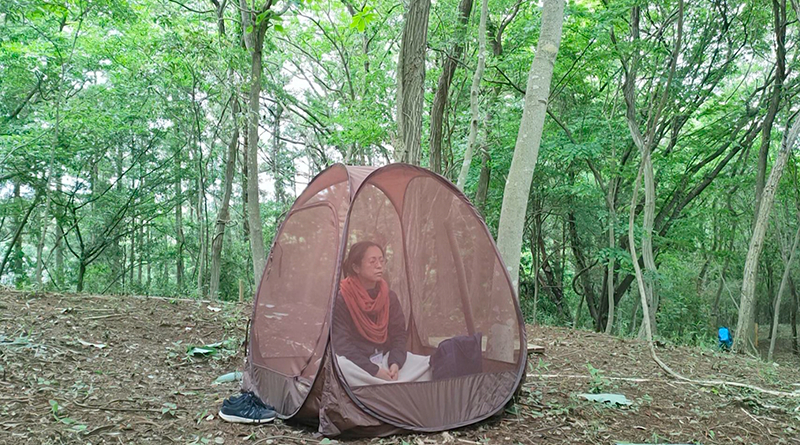 ชาวท้องถิ่นบางท่านชอบนั่งในป่ามากกว่านั่งในห้องปฏิบัติธรรม เพราะว่าเป็นธรรมชาติมากกว่า