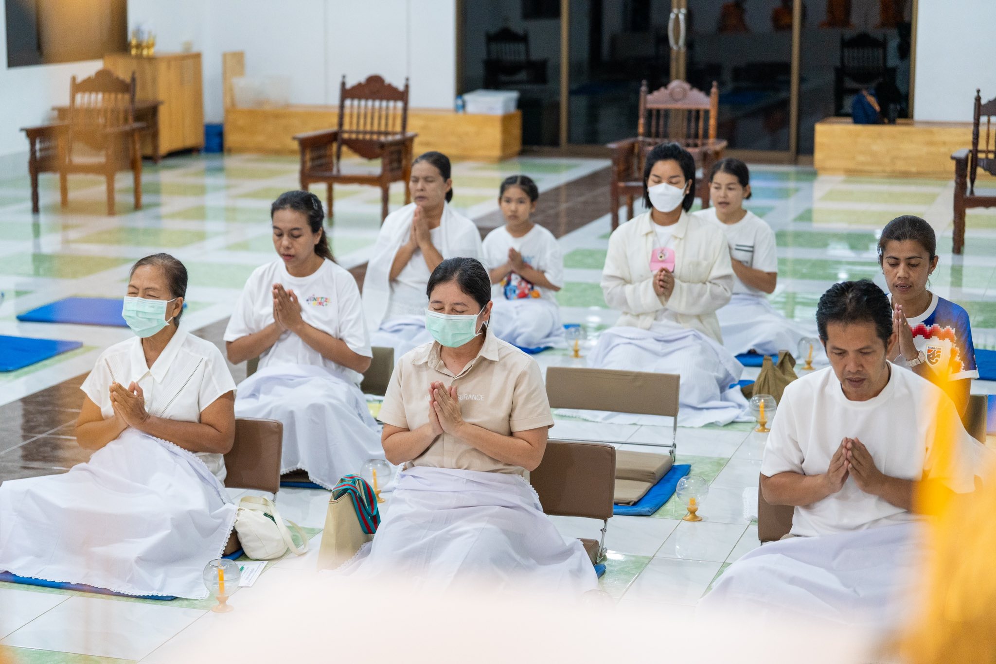 ศูนย์ปฏิบัติธรรมสุราษฎร์ธานี จัดสวดมนต์และจุดประทีปเนื่องในวันพระ