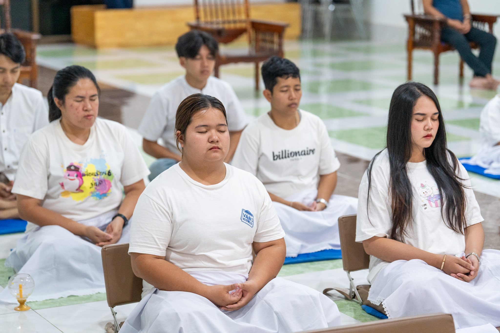 ศูนย์ปฏิบัติธรรมสุราษฎร์ธานี จัดสวดมนต์และจุดประทีปเนื่องในวันพระ