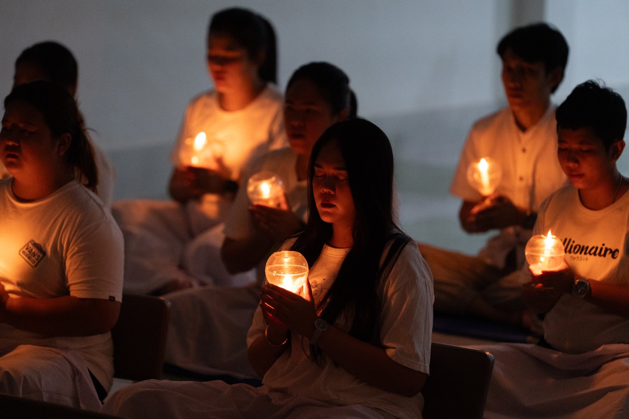 ศูนย์ปฏิบัติธรรมสุราษฎร์ธานี จัดสวดมนต์และจุดประทีปเนื่องในวันพระ