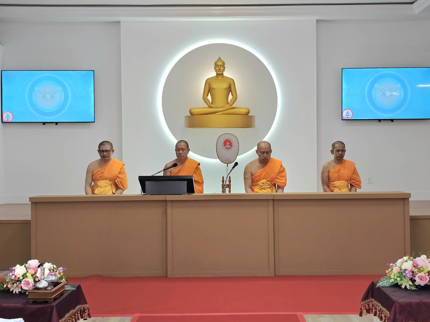 วัดพระธรรมกายแวนคูเวอร์ จัดพิธีถวายกองบุญค่าน้ำ ค่าไฟ