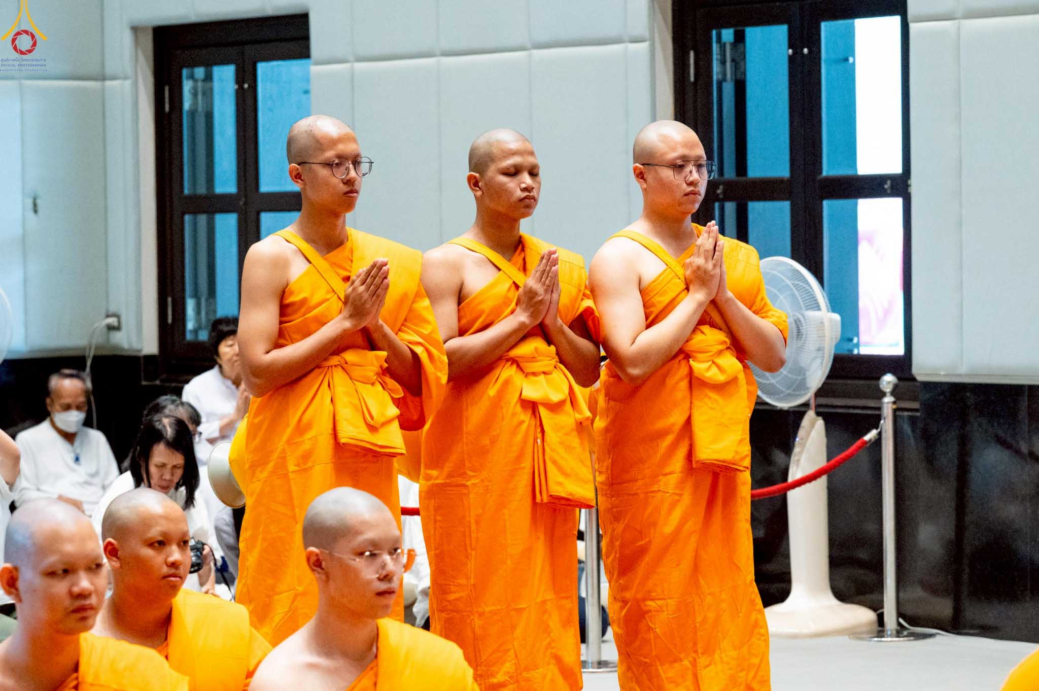 เมื่อบวชแล้วพระธรรมทายาทต่างใช้เวลาในช่วงจังหวะที่ปลอดกังวลจากเครื่องพันธนาการของชีวิต