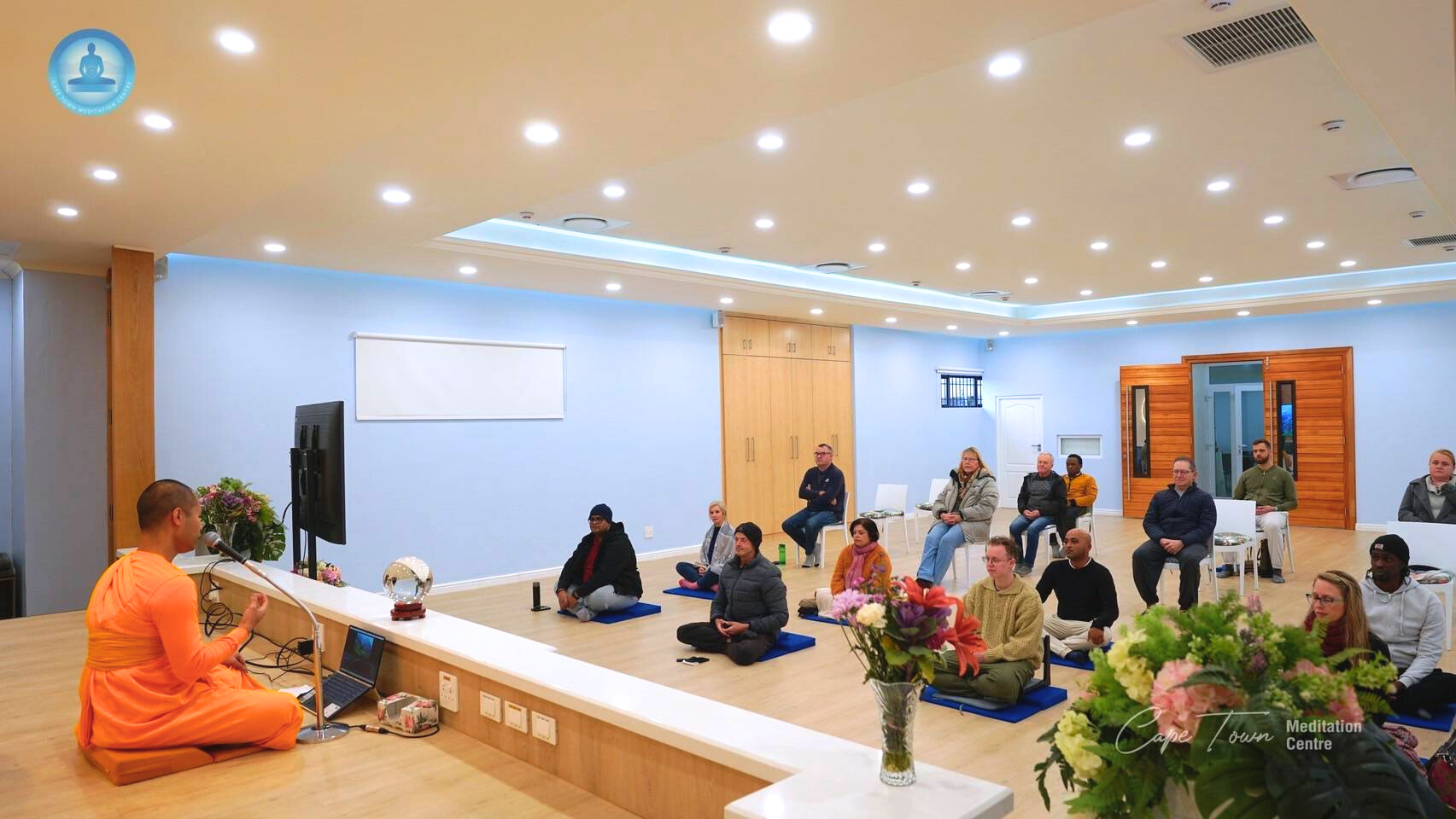 วัดพุทธเคปทาวน์ จัดกิจกรรมสมาธิเพื่อสันติสุขภายใน