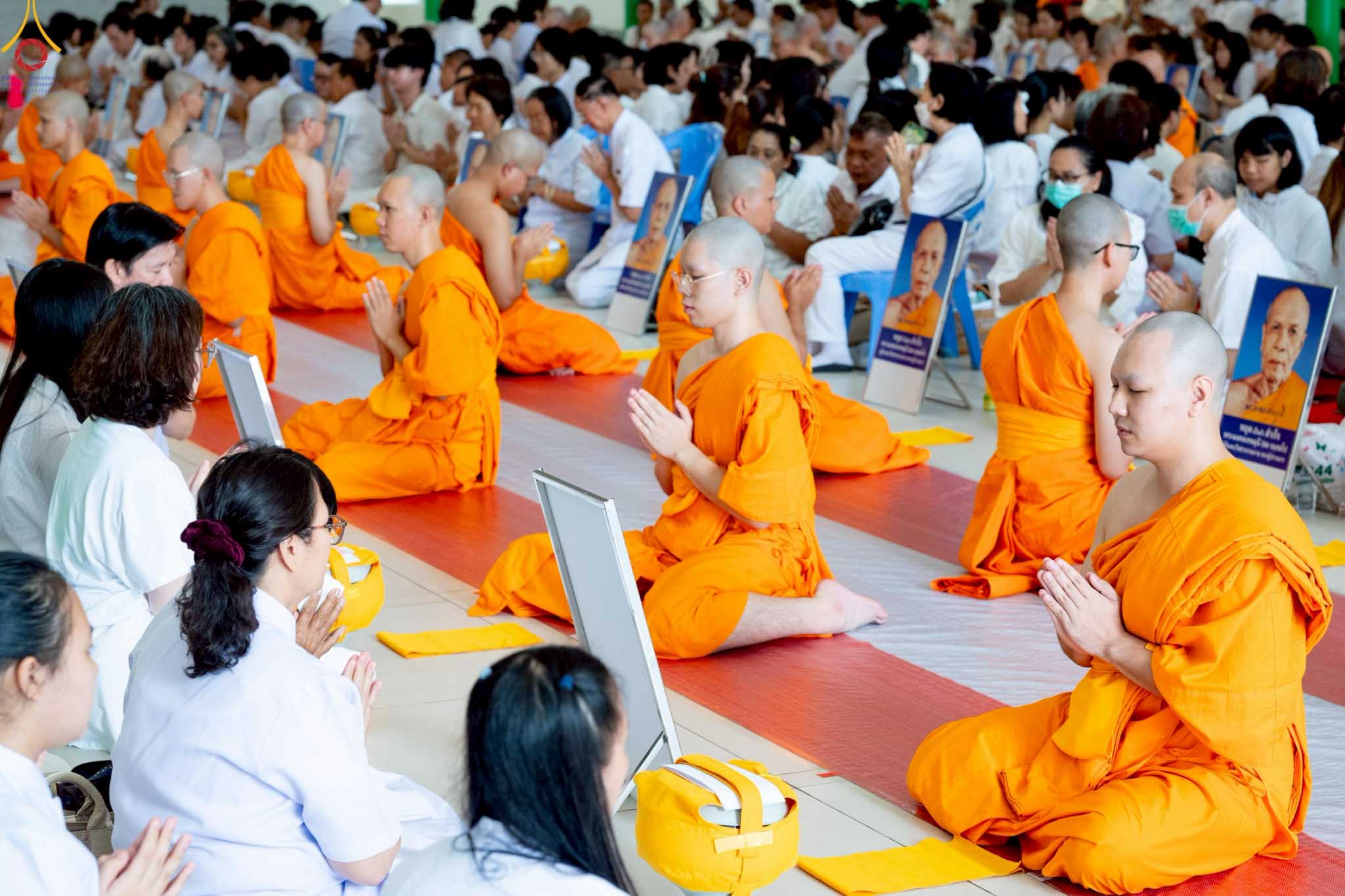 พิธีอุปสมบทโครงการอุปสมบทหมู่รุ่นผู้บริหาร รุ่นที่ 15 และระดับอุดมศึกษา รุ่นที่ 52