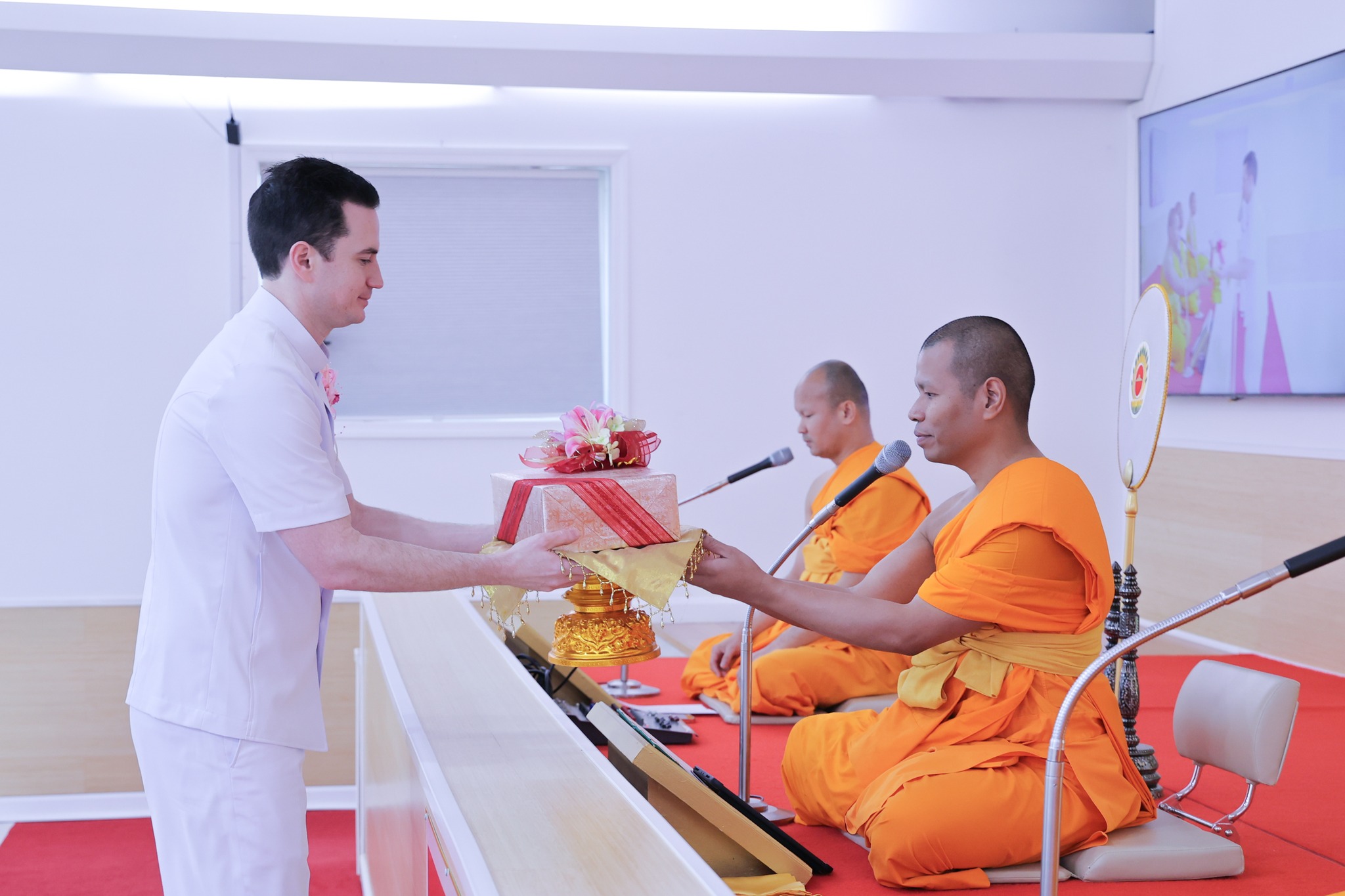 วัดพระธรรมกายจอร์เจีย จัดงานบุญวันอาทิตย์