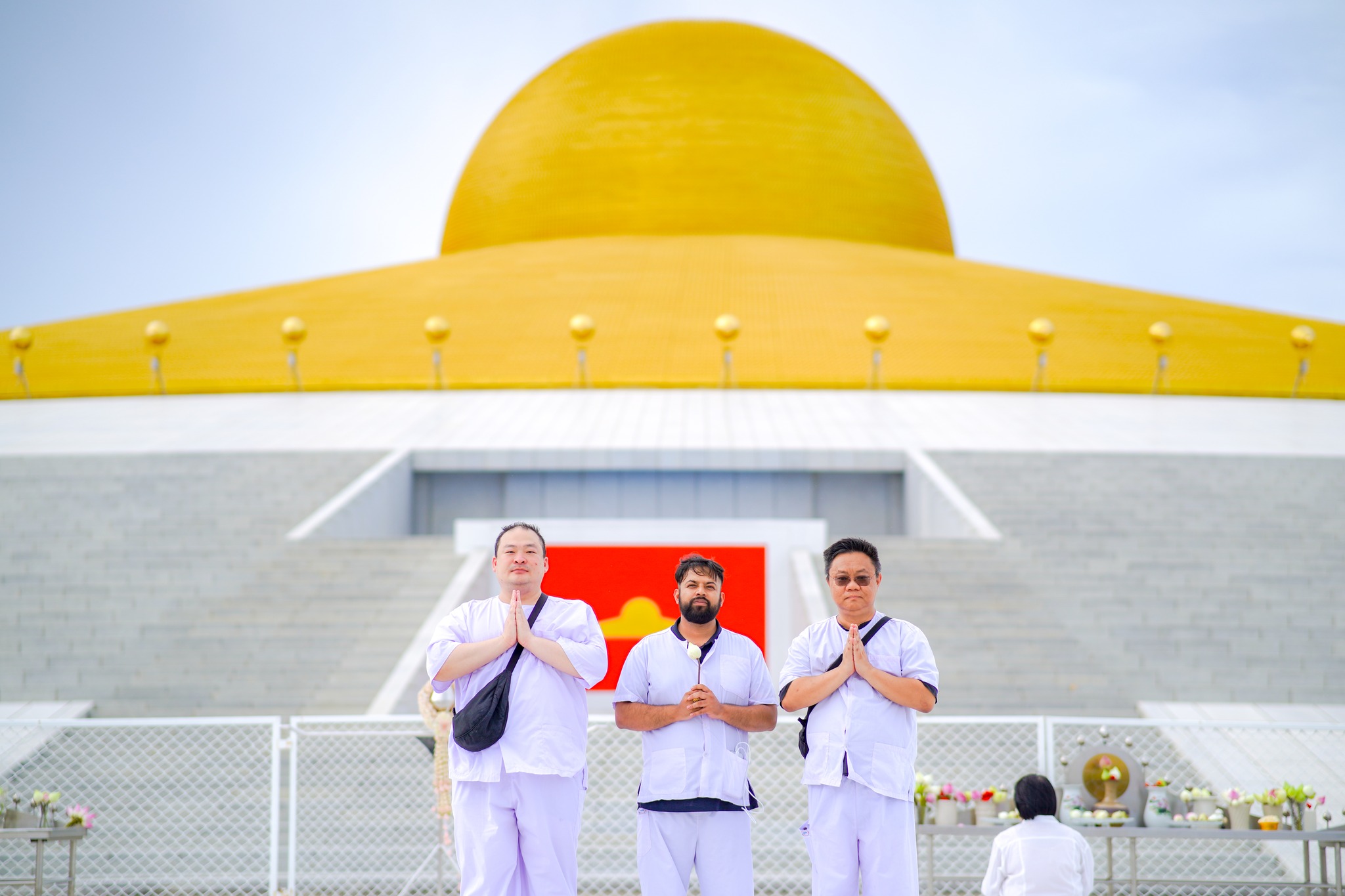 ชาวเนปาล เดินทางมาเยี่ยมชมวัดพระธรรมกาย