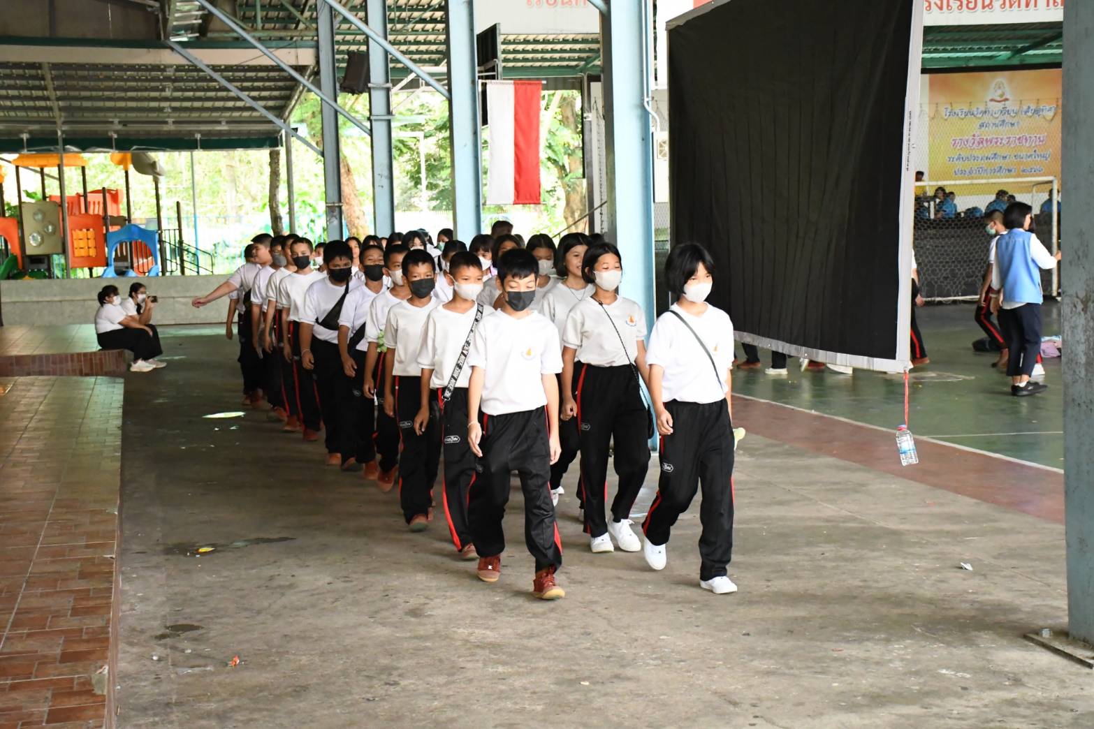 โรงเรียนวัดท่าเกวียน จัดอบรมค่ายคุณธรรมฟื้นฟูศีลธรรมโลก V-Star