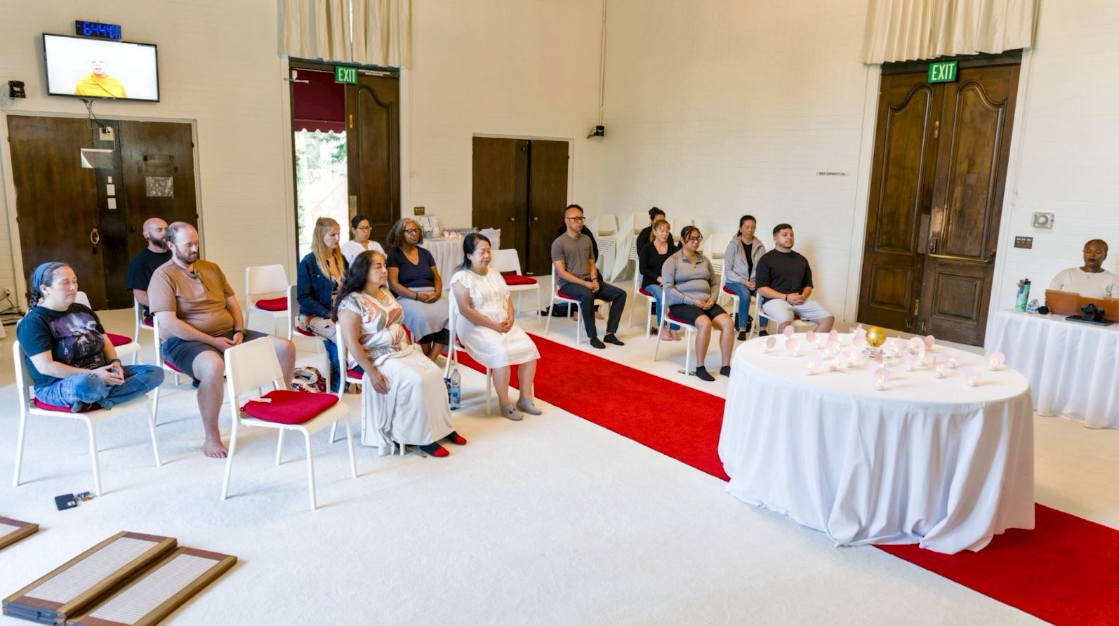 วัดพระธรรมกายแคลิฟอร์เนีย จัดกิจกรรม Full Moon Meditation