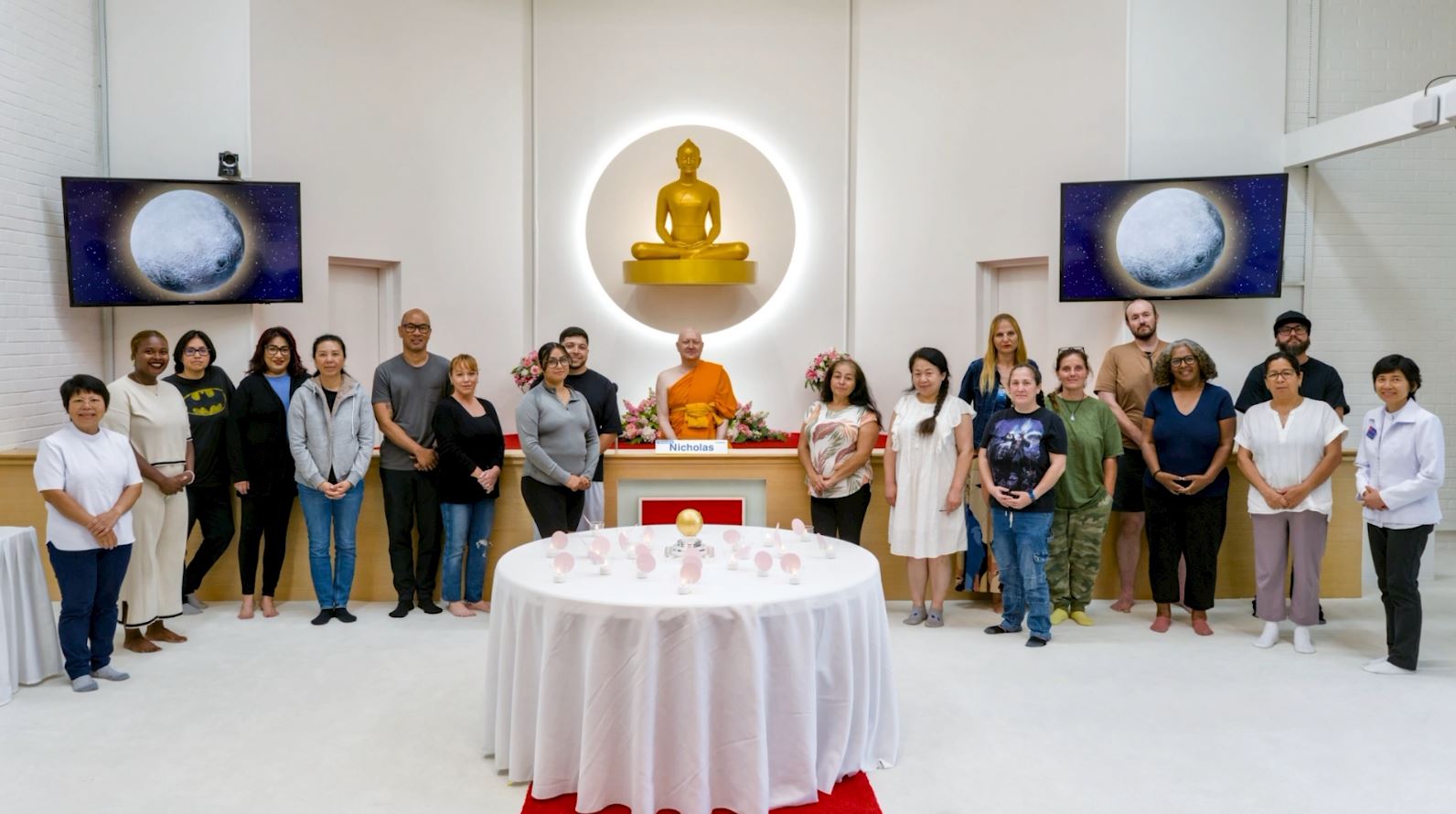 วัดพระธรรมกายแคลิฟอร์เนีย จัดกิจกรรม Full Moon Meditation