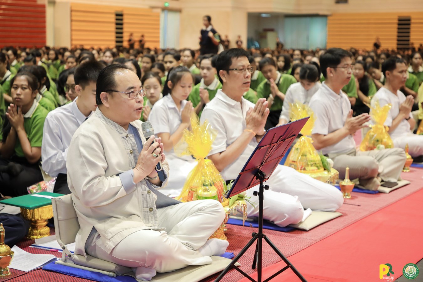 รองศาสตราจารย์ ด๊อกเตอร์วีรพล ทองมา อธิการบดีมหาวิทยาลัยแม่โจ้ เป็นประธานฝ่ายฆราวาส