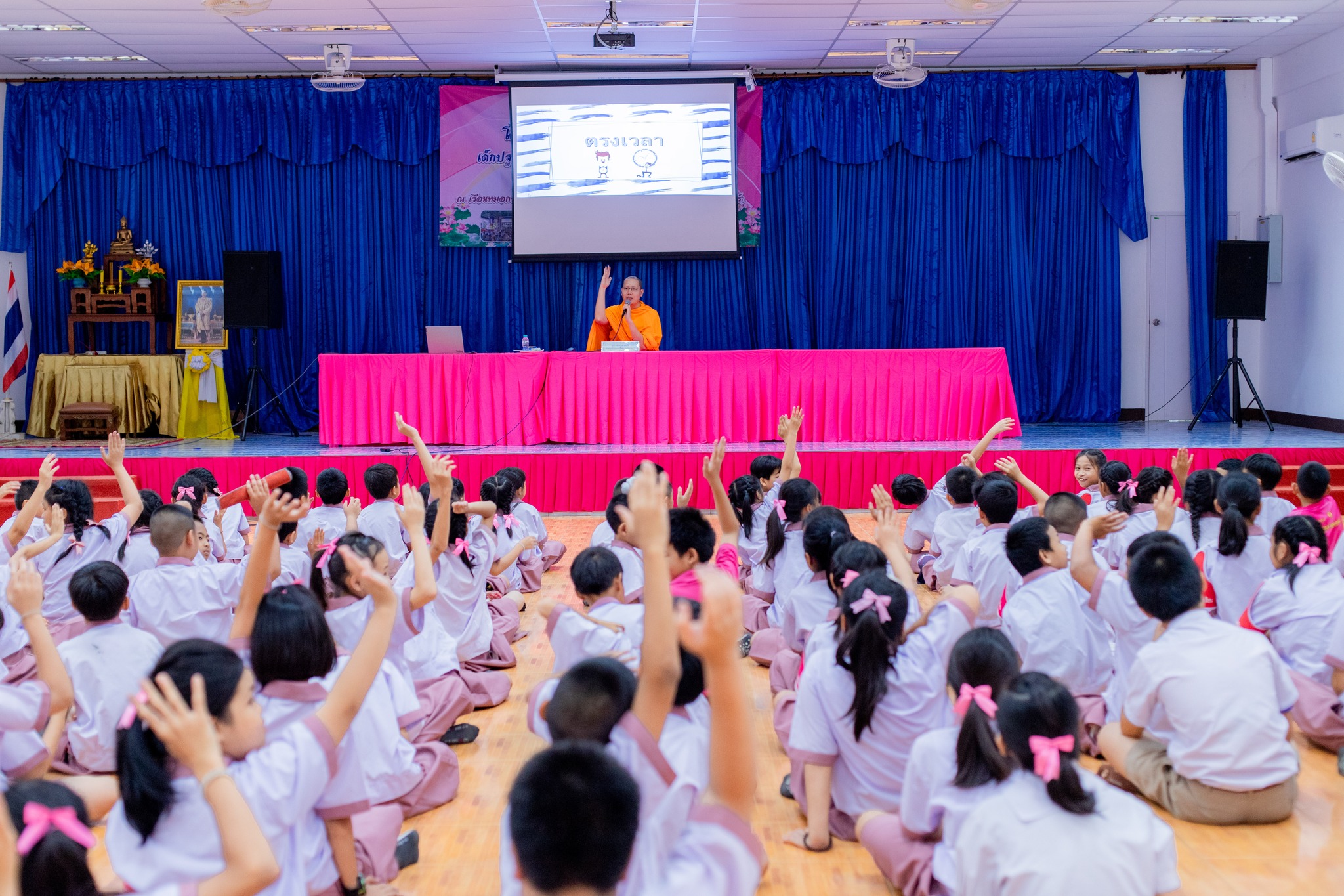 โรงเรียนจุมปีวนิดาภรณ์ จังหวัดเมืองน่าน จัดอบรมส่งเสริมคุณธรรม