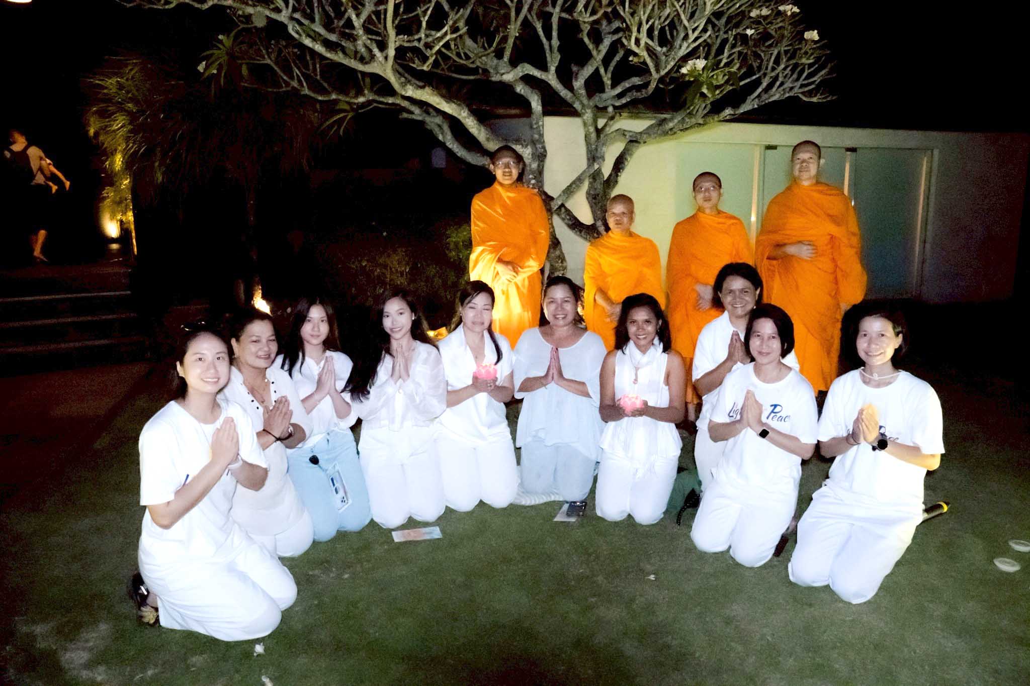 วัดพุทธบาหลี จัดปฏิบัติธรรม ณ The Istana