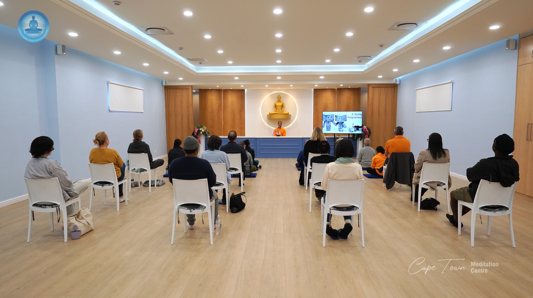 วัดพุทธเคปทาวน์ จัดคลาสสมาธิแก่ชาวท้องถิ่น