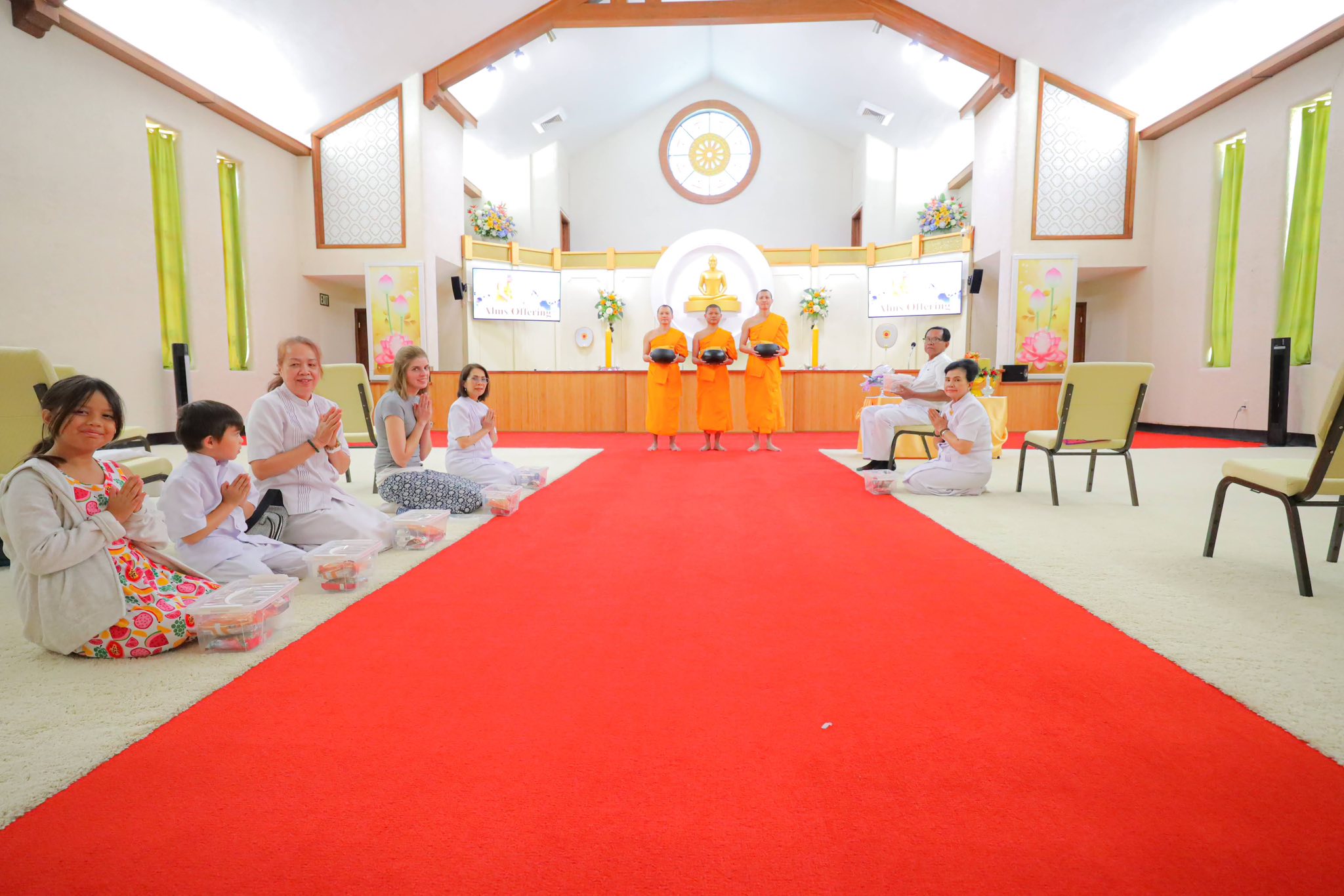 วัดพระธรรมกายแคนซัส จัดงานบุญวันอาทิตย์