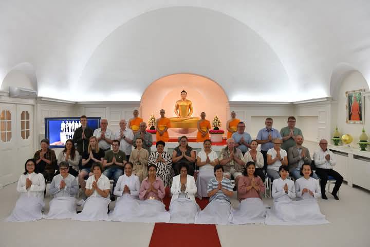 ชาวเดนมาร์ก สนใจเรียนรู้การฝึกสมาธิ ณ วัดพระธรรมกายคอร์ซัวร์ ลุสท์สโกว