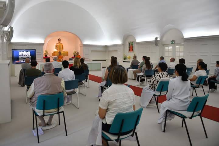 ชาวเดนมาร์ก สนใจเรียนรู้การฝึกสมาธิ ณ วัดพระธรรมกายคอร์ซัวร์ ลุสท์สโกว