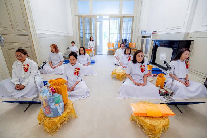 ปฏิบัติธรรมร่วมกัน