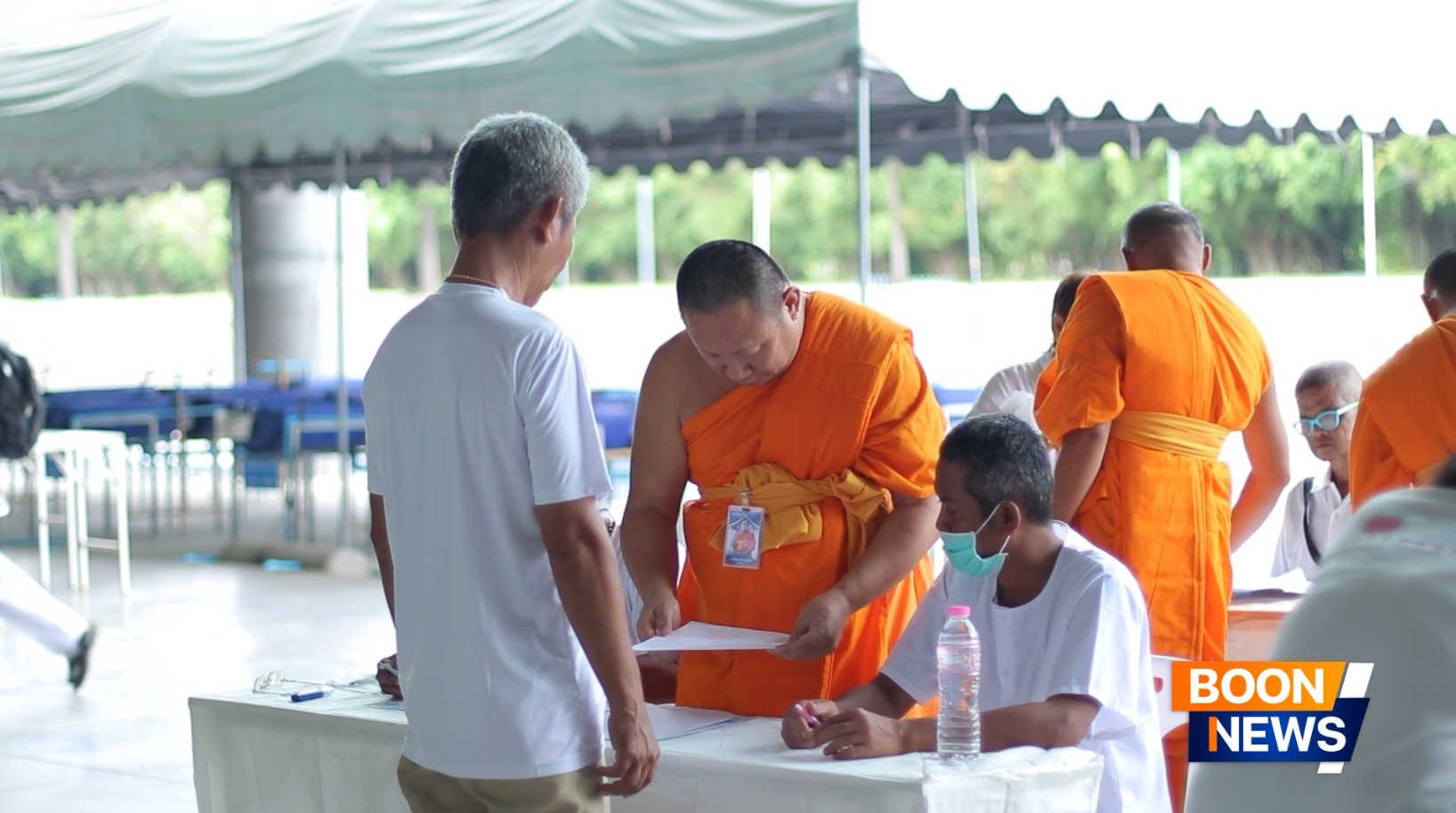 บรรยากาศรับสมัครในโครงการอุปสมบทหมู่รุ่นเข้าพรรษา ณ วัดพระธรรมกาย