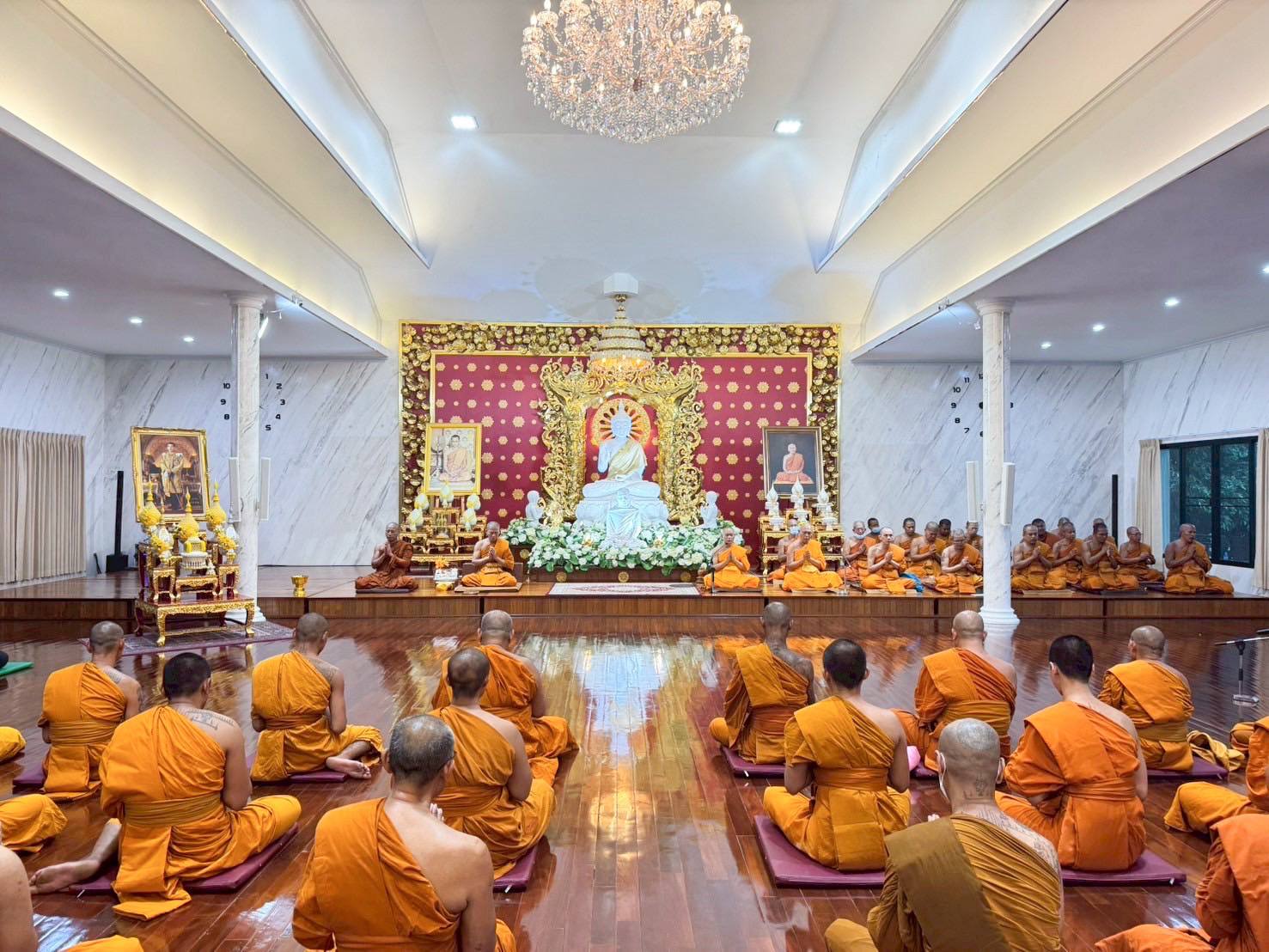 พิธีเจริญพระพุทธมนต์เฉลิมพระเกียรติ ณ วัดหัตถสารเกษตร จ.ปทุมธานี