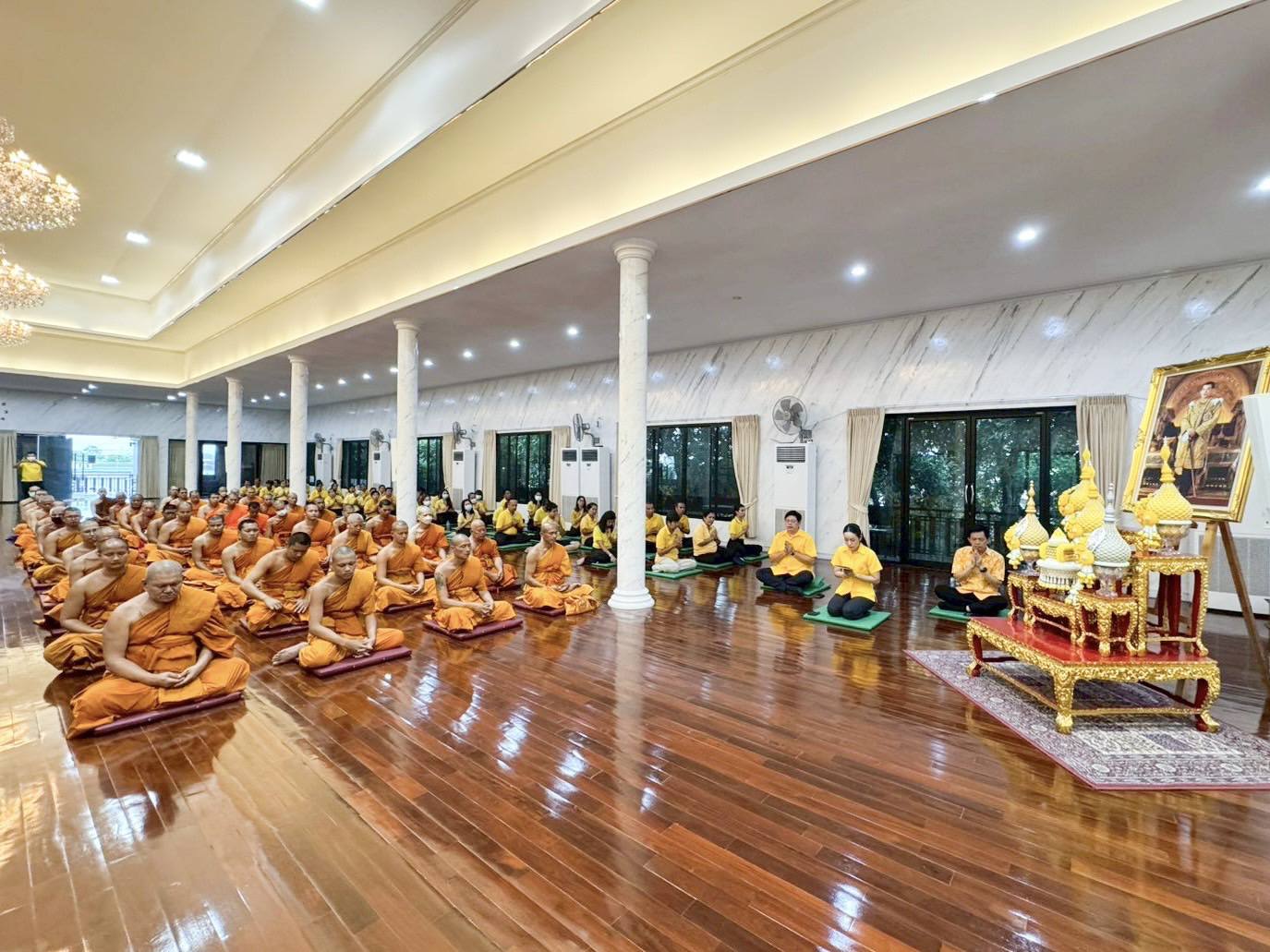 พิธีเจริญพระพุทธมนต์เฉลิมพระเกียรติ ณ วัดหัตถสารเกษตร จ.ปทุมธานี