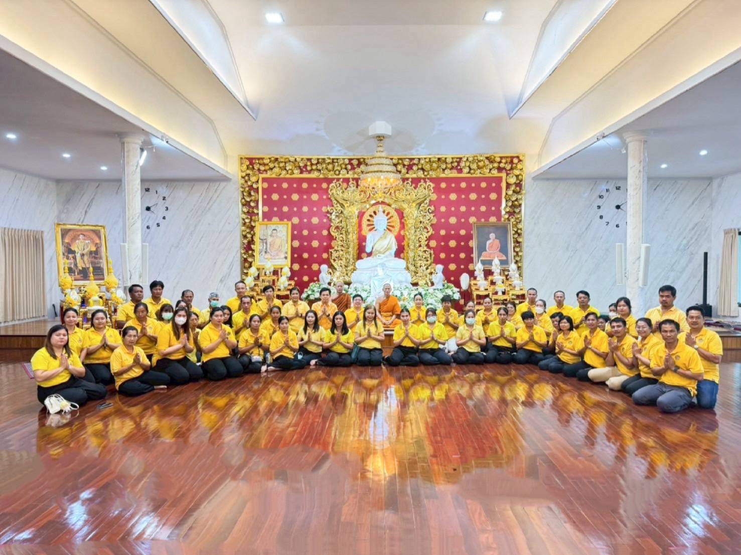 พิธีเจริญพระพุทธมนต์เฉลิมพระเกียรติ ณ วัดหัตถสารเกษตร จ.ปทุมธานี