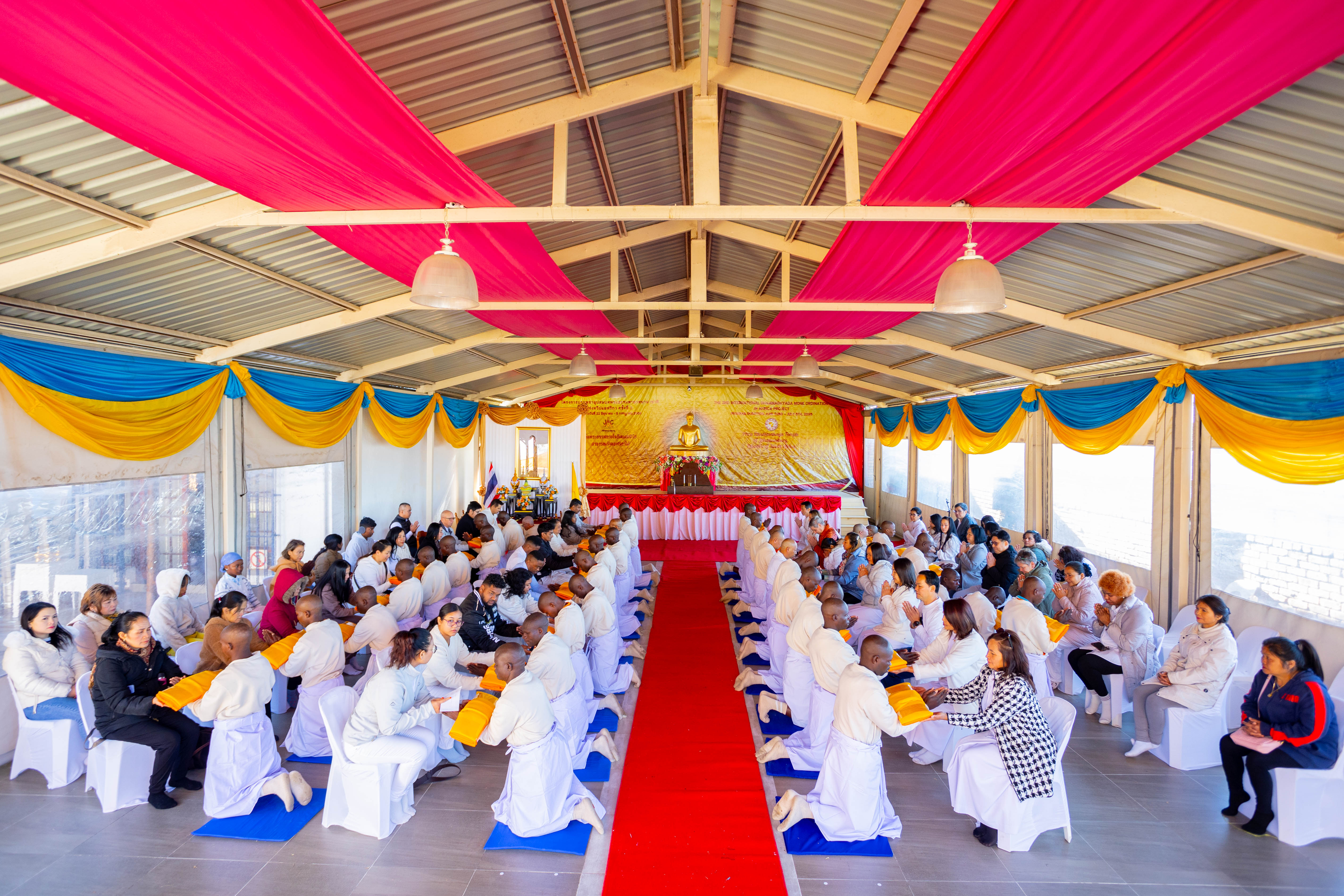 วัดพระธรรมกายโจฮันเนสเบิร์ก จัดบวชนานาชาติ 8 ประเทศจาก 3 ทวีป