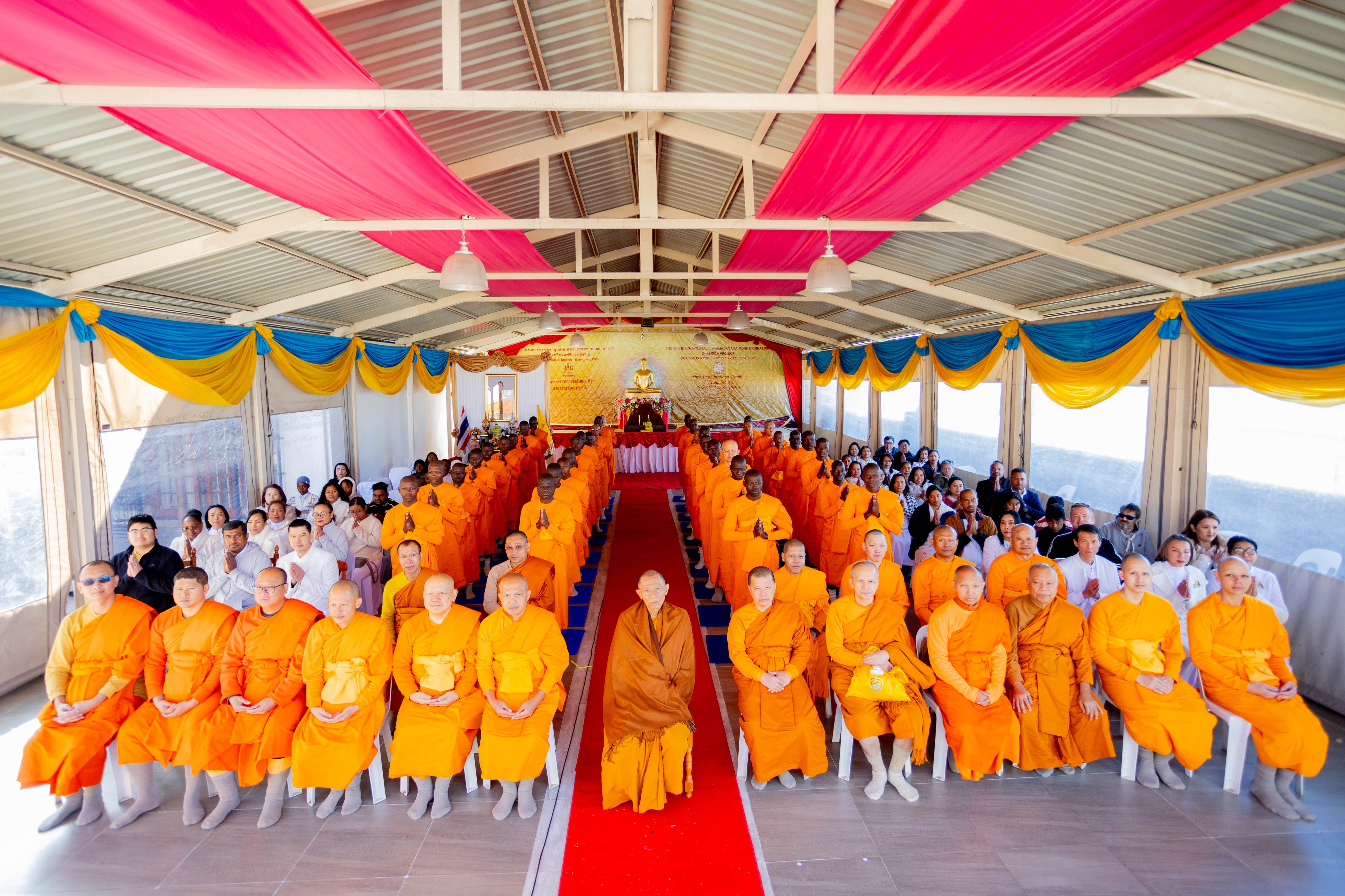วัดพระธรรมกายโจฮันเนสเบิร์ก จัดบวชนานาชาติ 8 ประเทศจาก 3 ทวีป