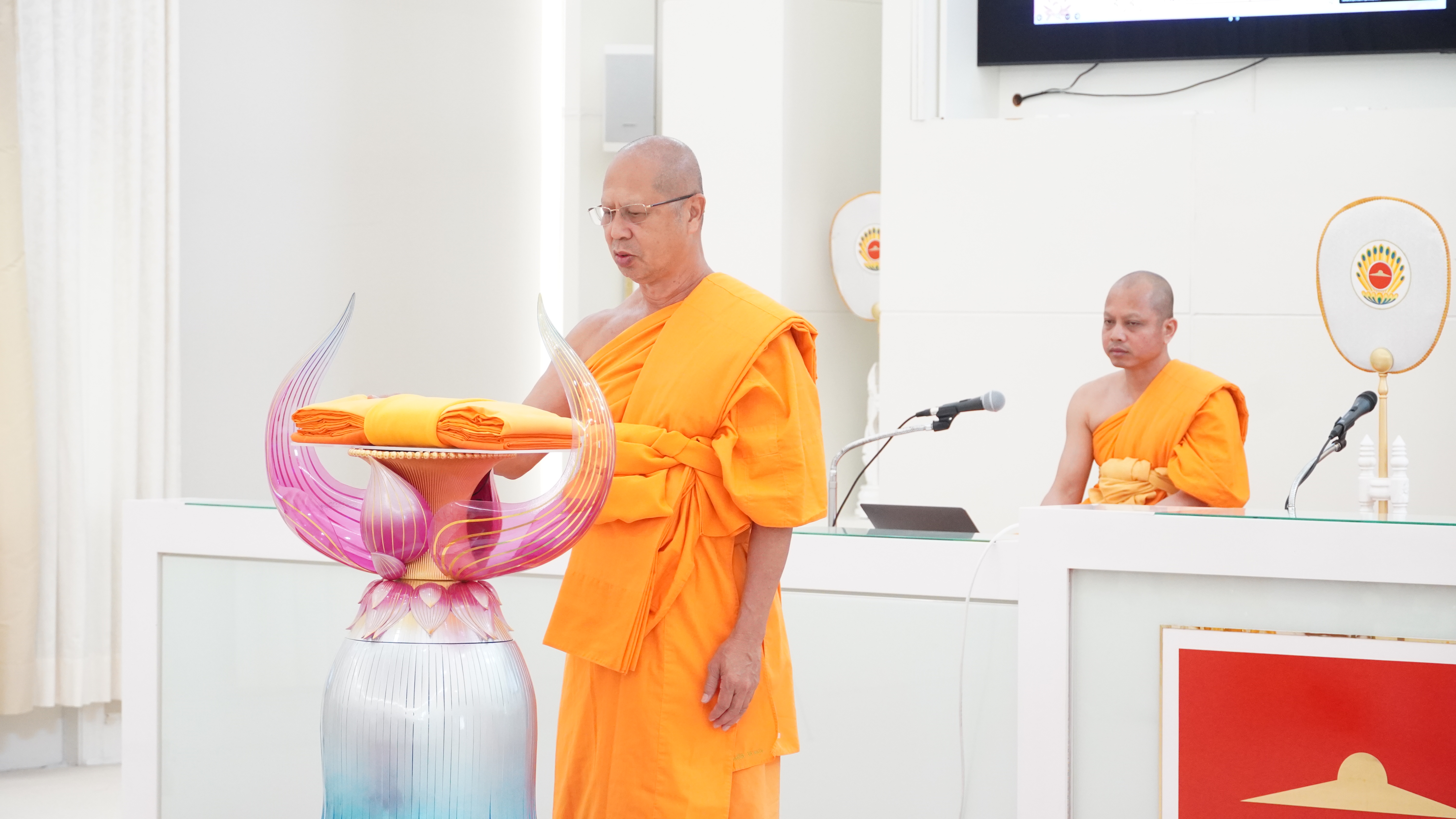 วัดพระธรรมกายฟลอริดา จัดพิธีถวายกองบุญปัญญาบารมี