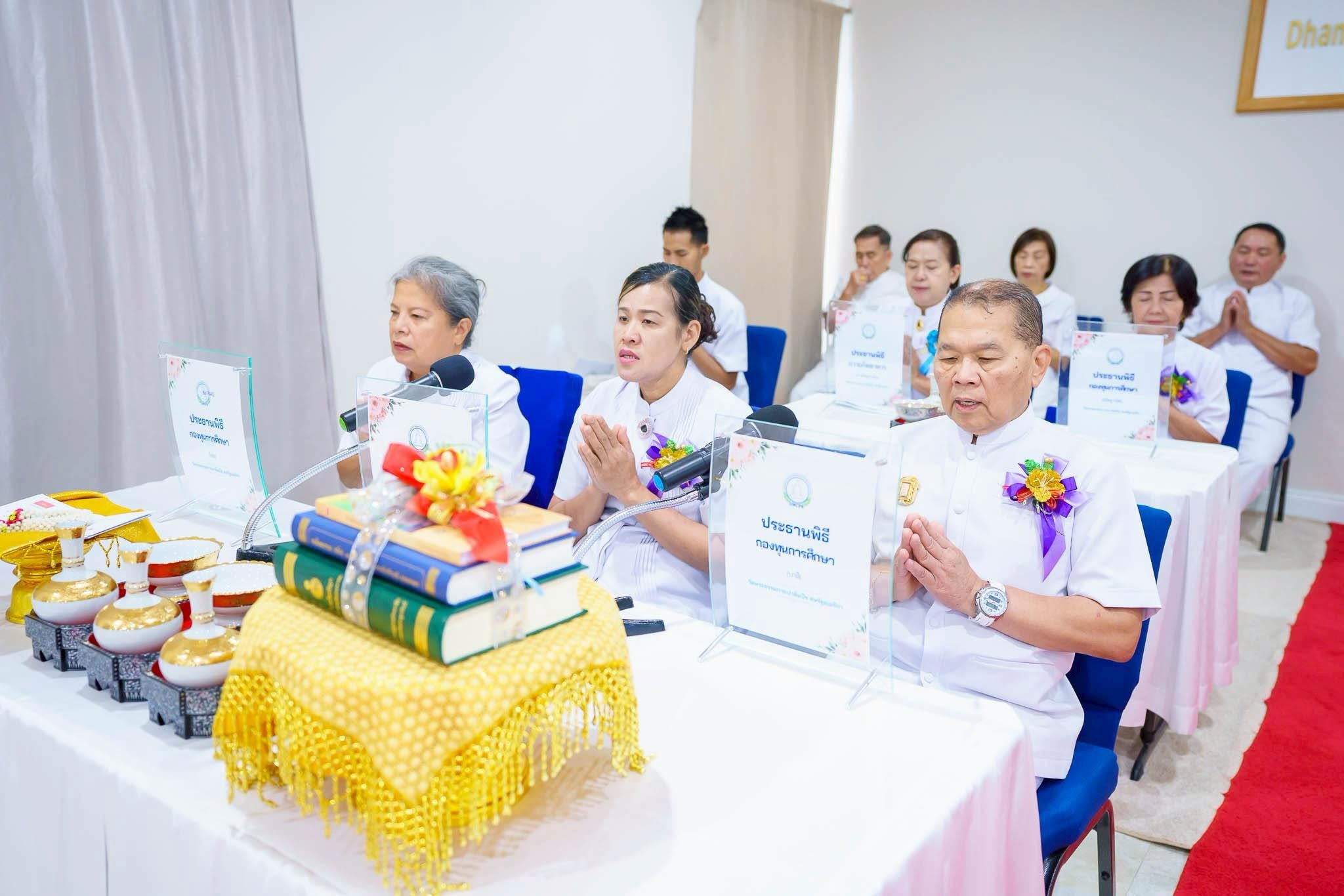 วัดพระธรรมกายปาล์มบีช จัดพิธีถวายกองบุญการศึกษา