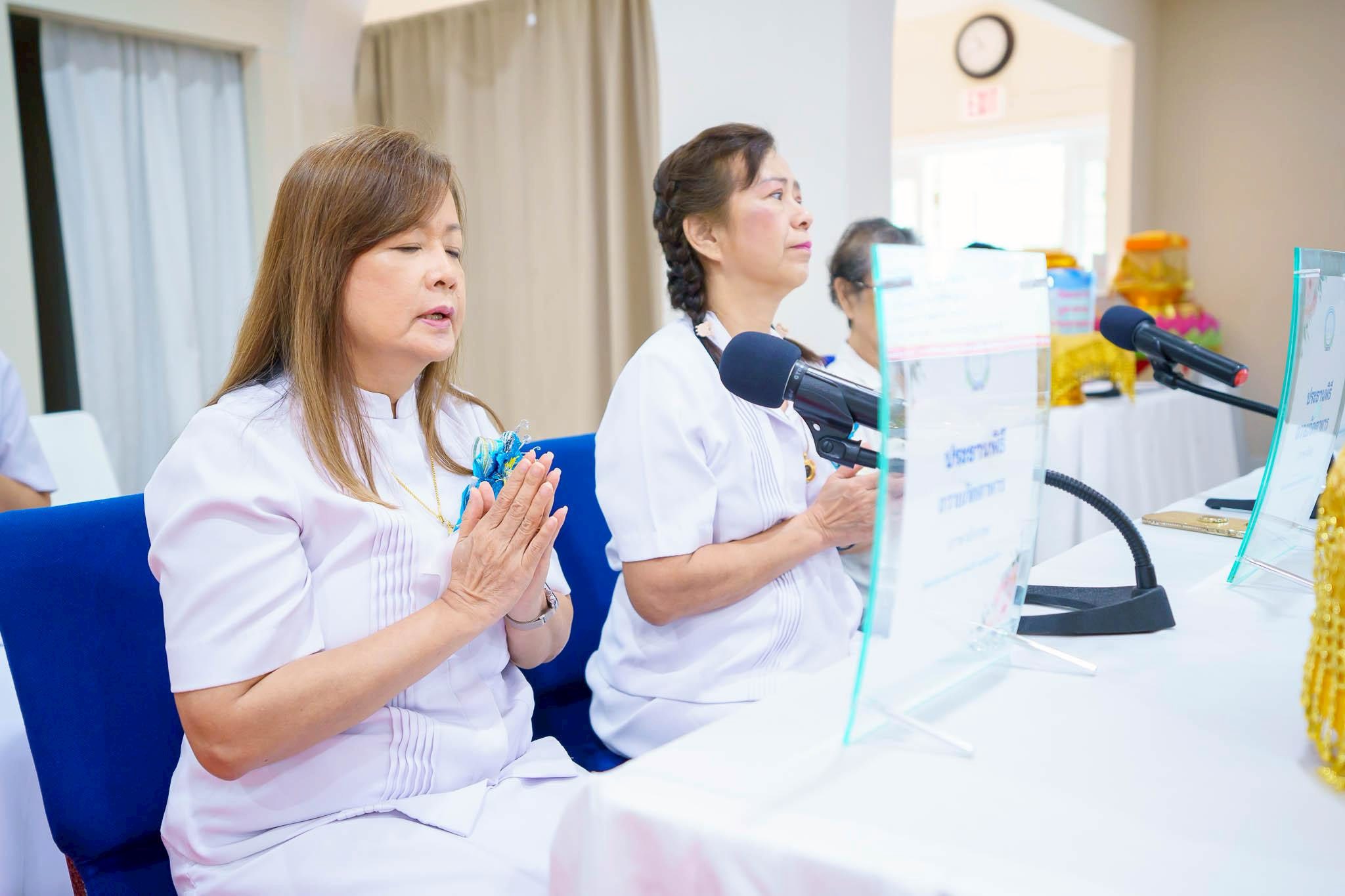 วัดพระธรรมกายปาล์มบีช จัดพิธีถวายกองบุญการศึกษา